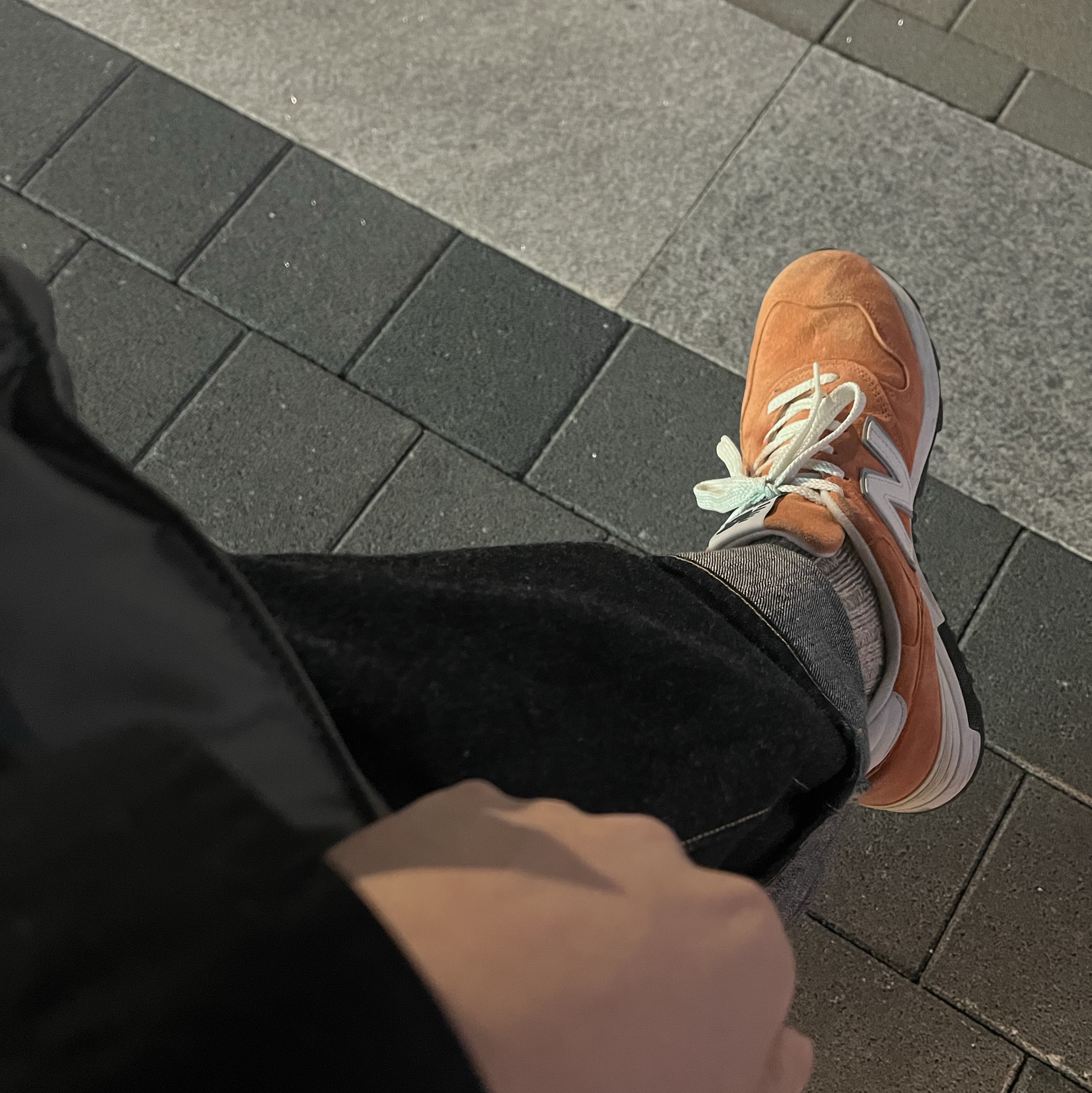 New Balance x J.Crew 1400 Made in USA Orange 착용 스타일