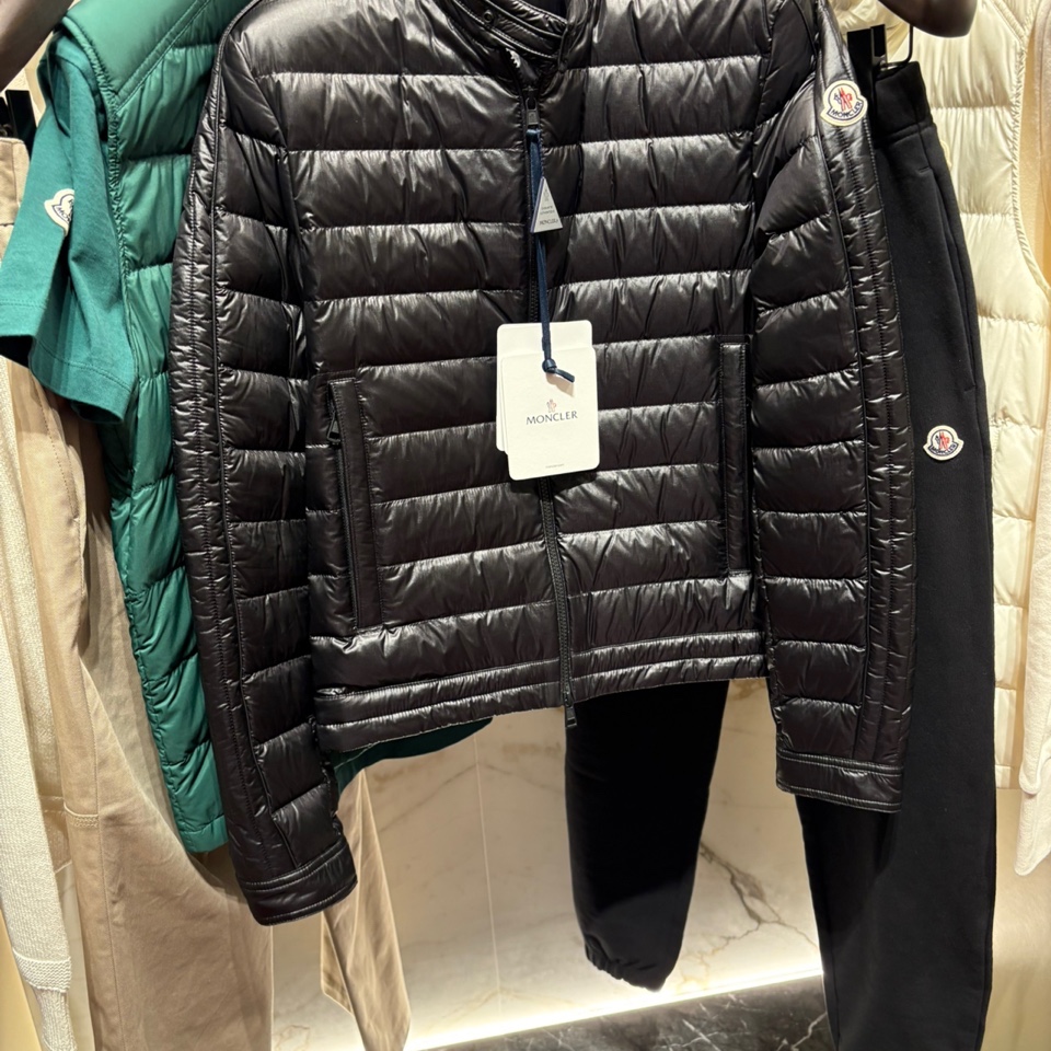 Moncler Jacobus Down Biker Jacket Black - 25SS 착용 스타일