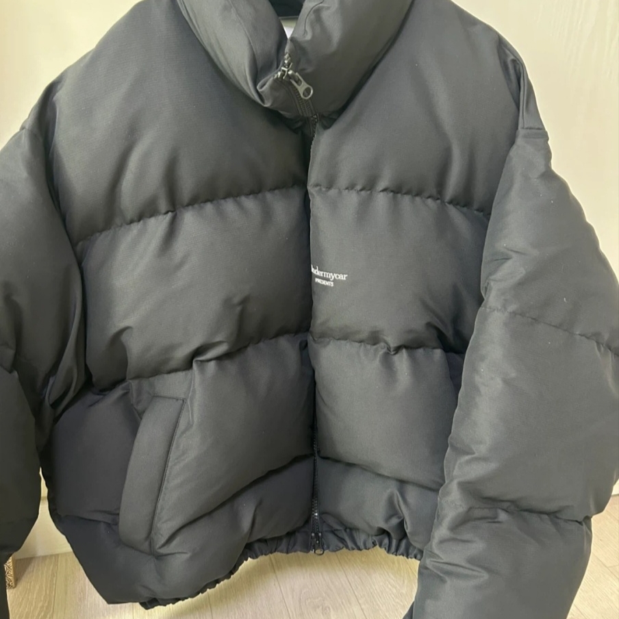 Undermycar Mu.15 Anti Fxxking Logo Play Triple Logo Crop Padding Jacket Black 착용 스타일 - 1