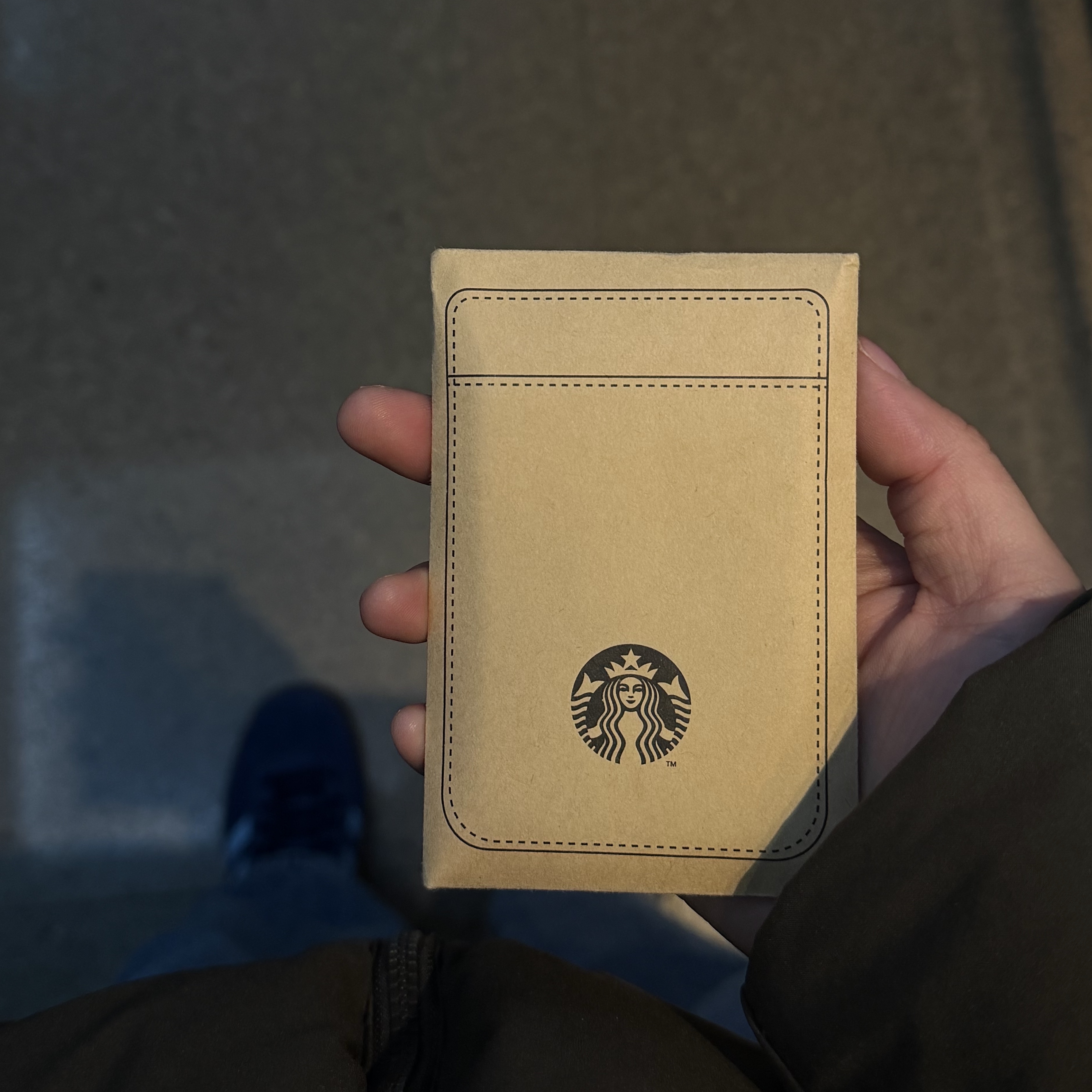 Adidas Spezial Handball Collegiate Navy, Starbucks Magnetic Card Wallet Navy 착용 스타일