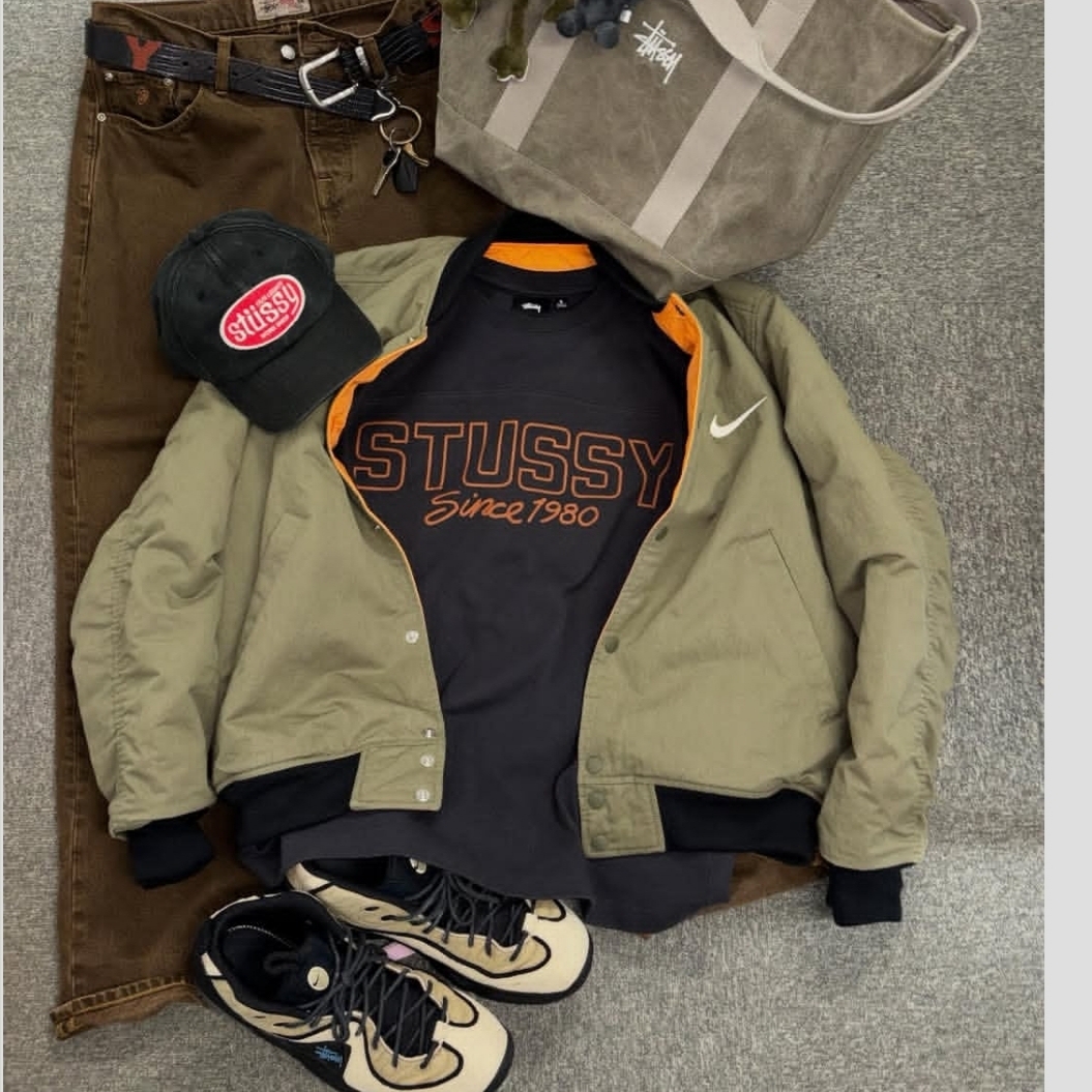 Stussy Football Crew Black 착용 스타일