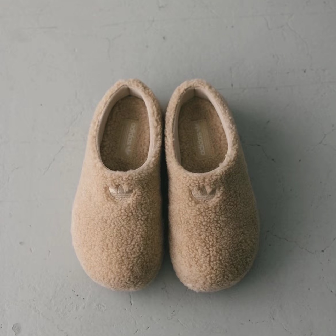 (W) Adidas Adifom Stan Mule Magic Beige Alumina 착용 스타일