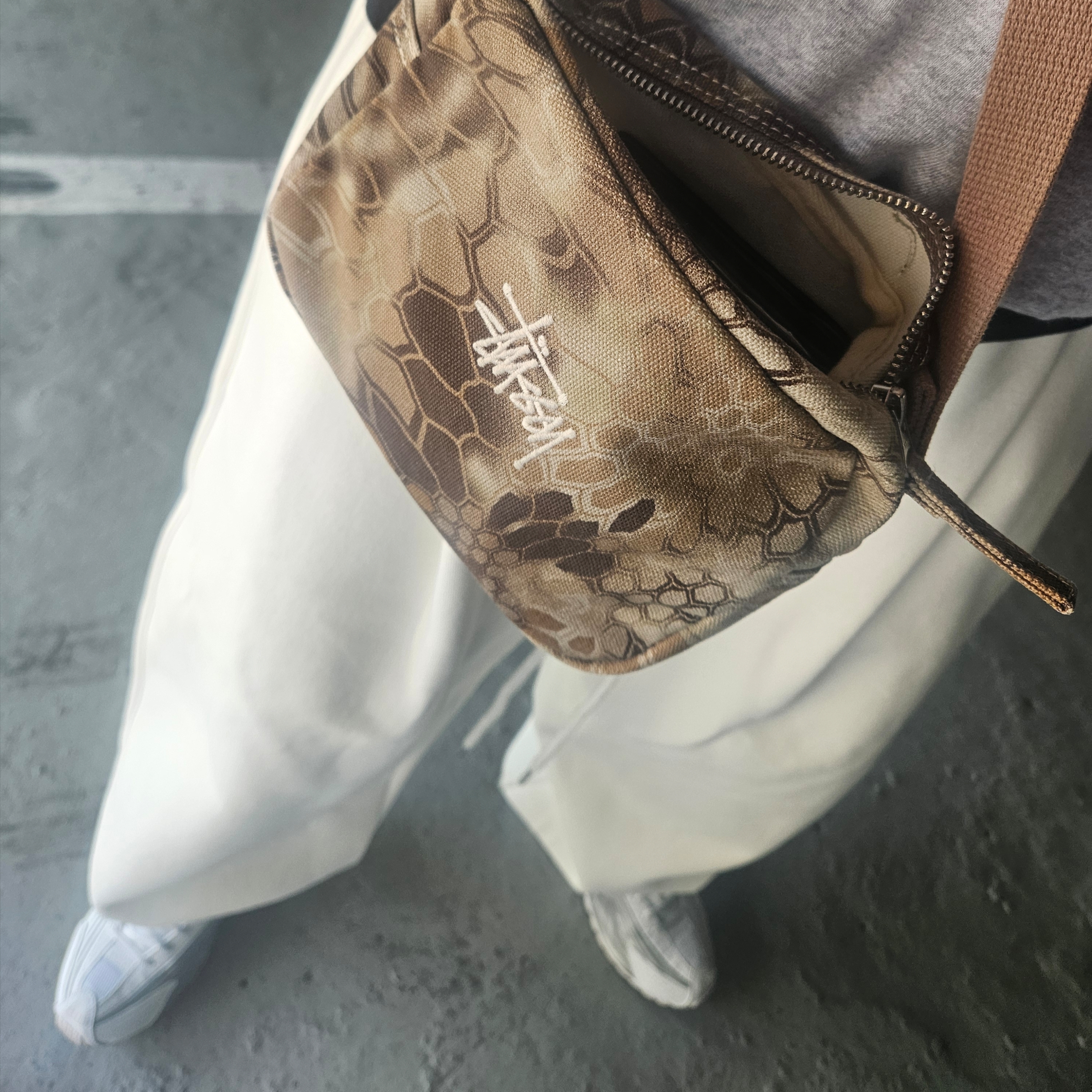 Undermycar Mu.03 Anti Fxxking Logo Play Oversized Sweat Jogger Cream, Stussy Canvas Side Pouch Highlander 착용 스타일