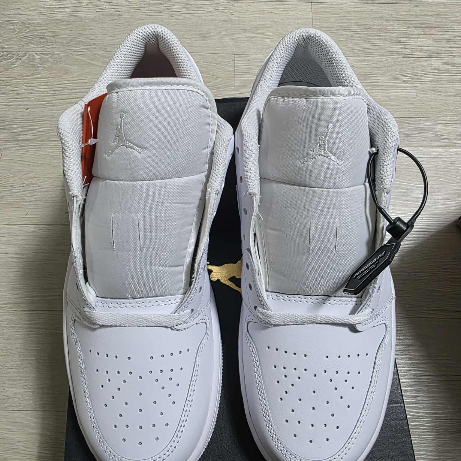 Jordan 1 Low Triple White 착용 스타일