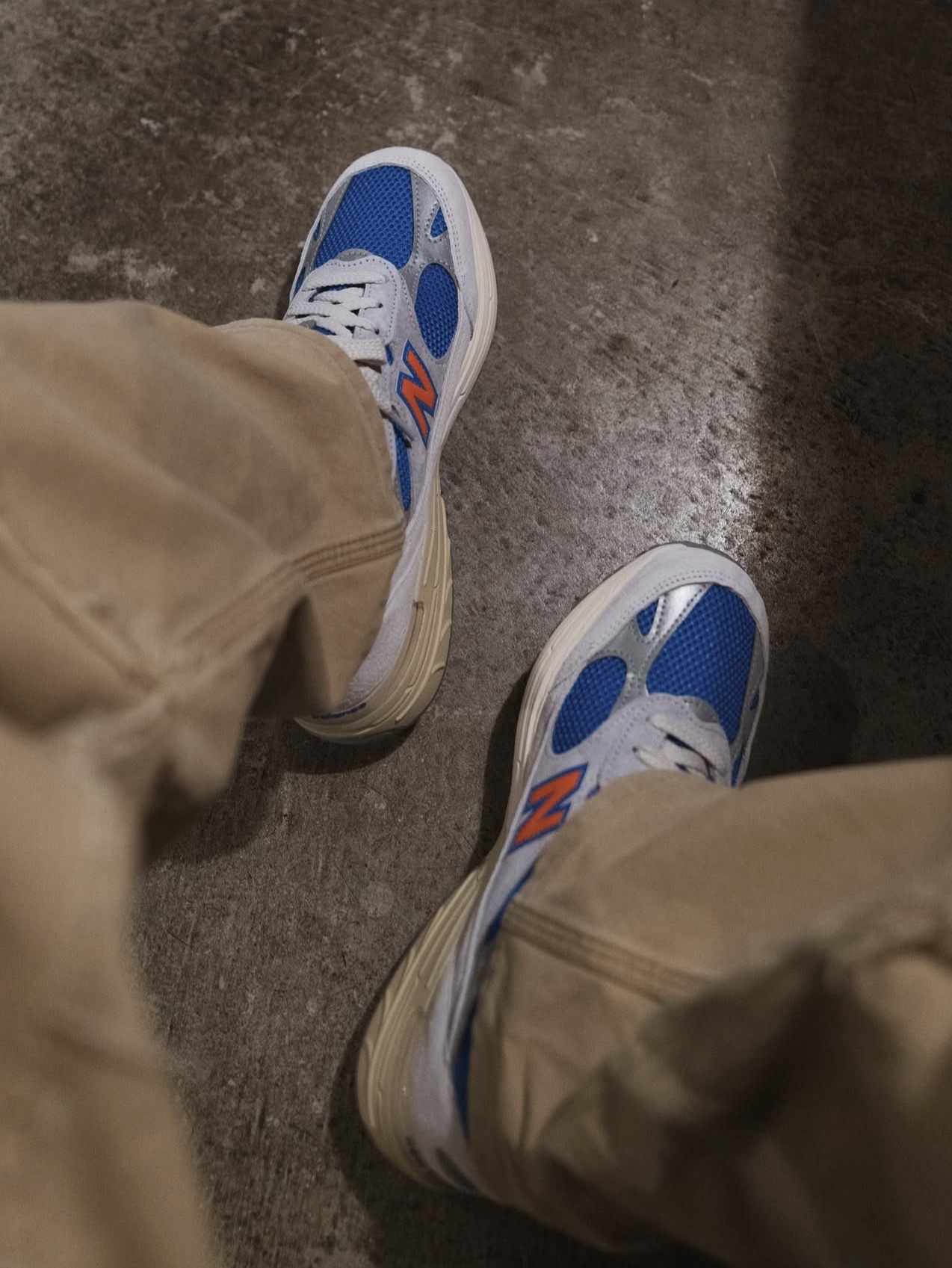 New Balance x Kith x Madison Square Garden 993 Made in USA Ancient Scroll Grey Matter 착용 스타일 - 1