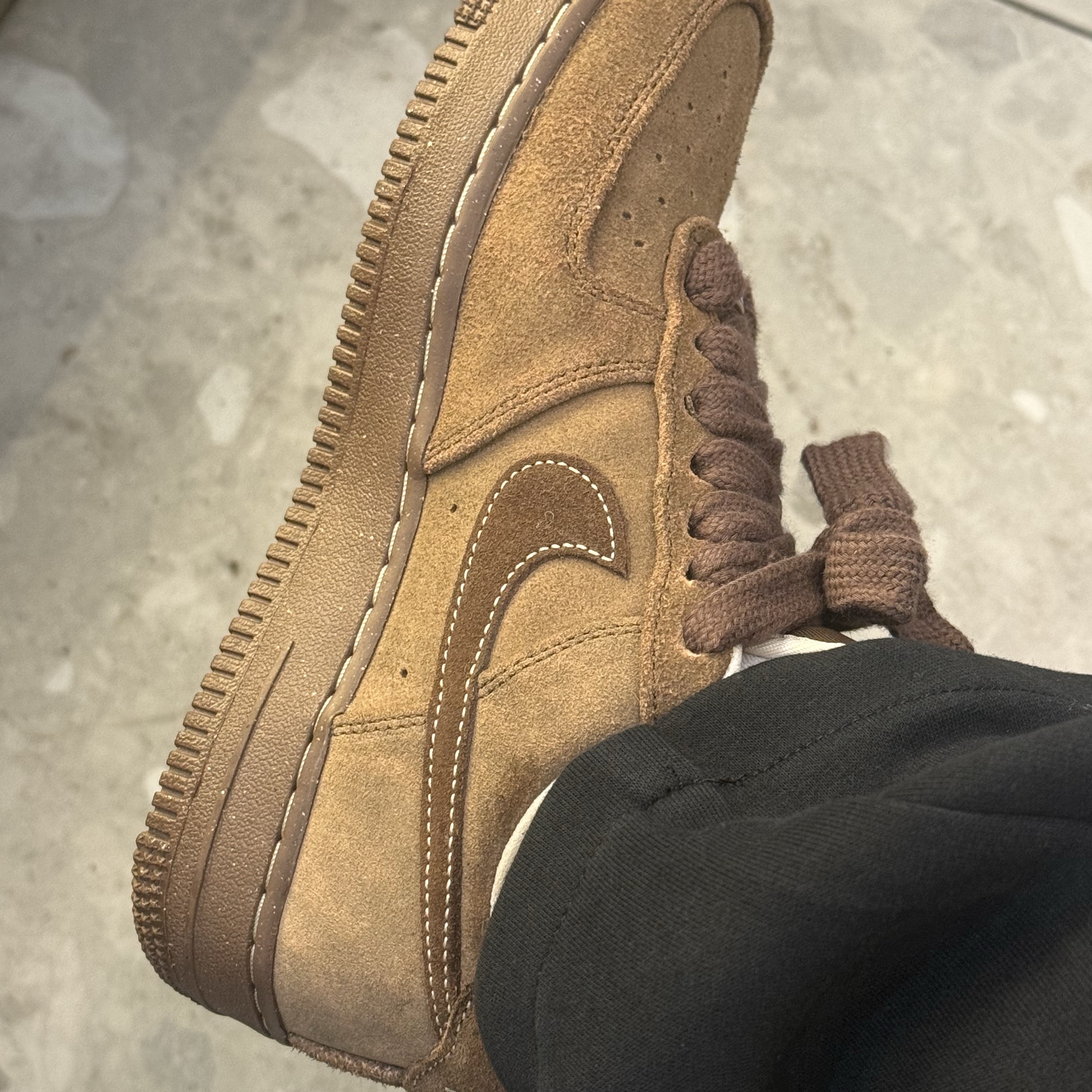 (W) Nike Air Force 1 '07 Cacao Wow 착용 스타일 - 2
