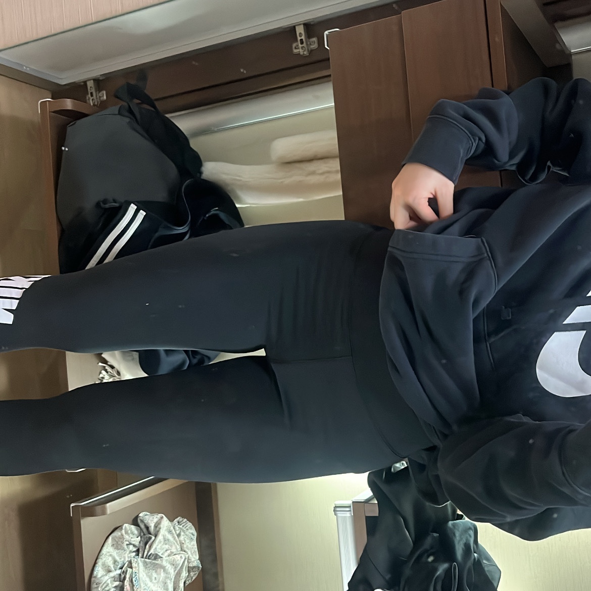 (W) Nike NSW Essential High Waist Leggings Black - Asia 착용 스타일 - 2