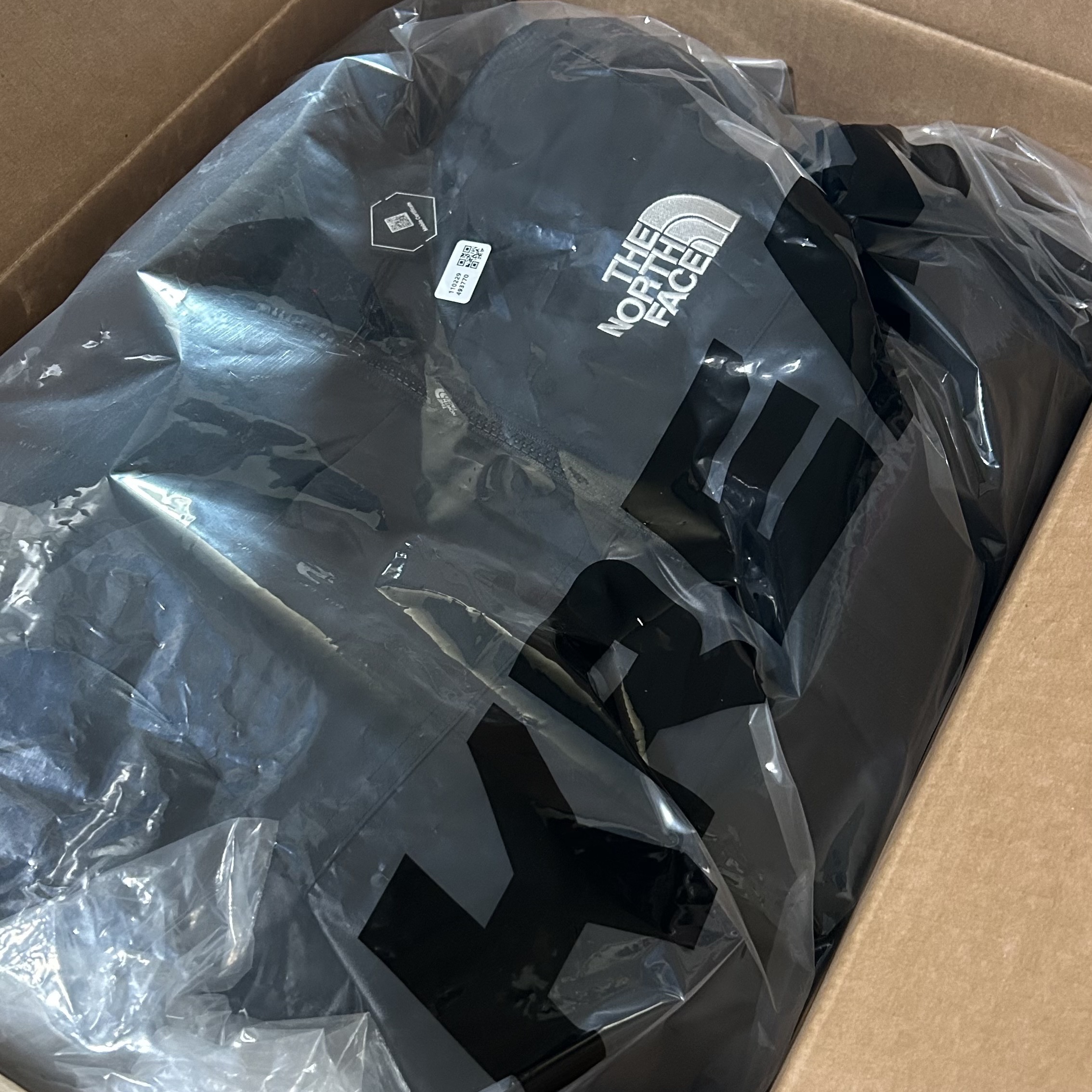 (W) The North Face Nuptse On Ball Jacket Black 착용 스타일