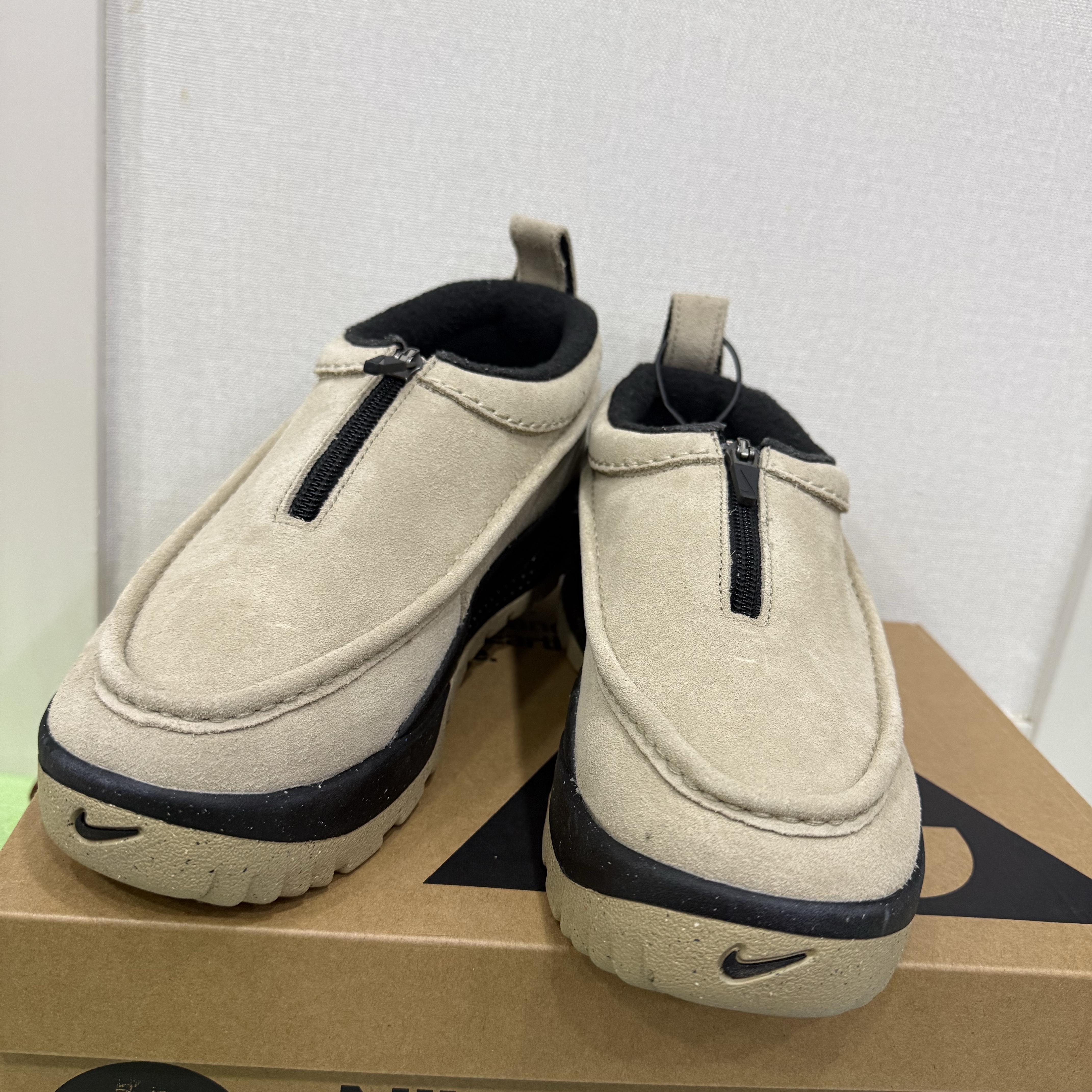 Nike ACG Izy Khaki and Black 착용 스타일