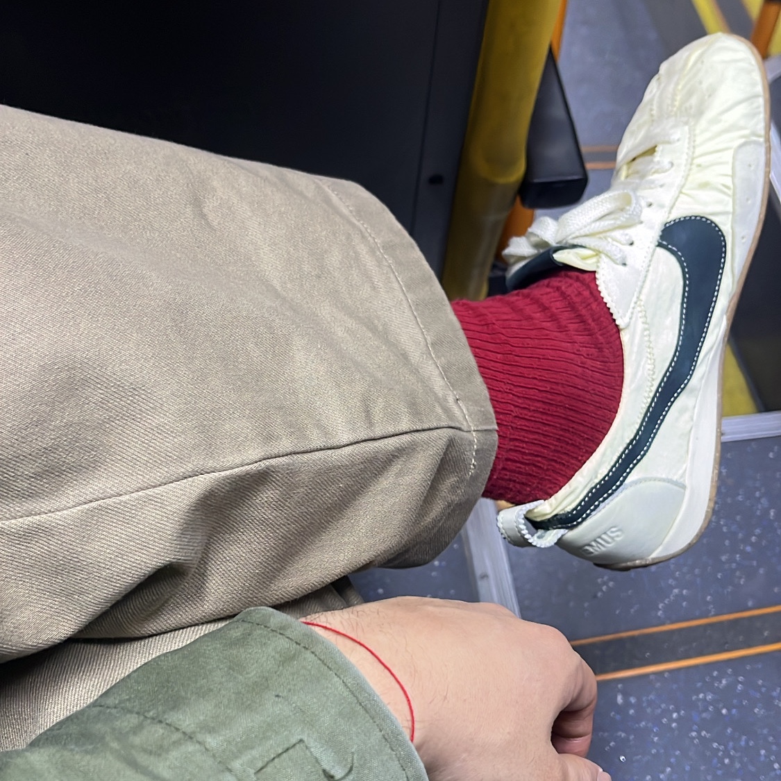 Nike x Jacquemus Moon Shoe SP Alabaster Off Noir 착용 스타일