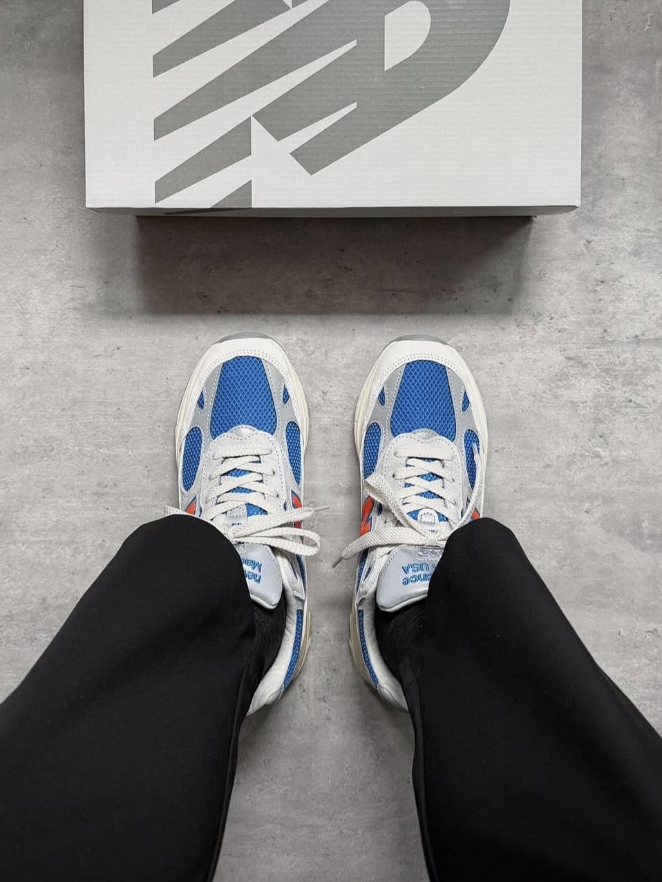 New Balance x Kith x Madison Square Garden 993 Made in USA Ancient Scroll Grey Matter 착용 스타일 - 4