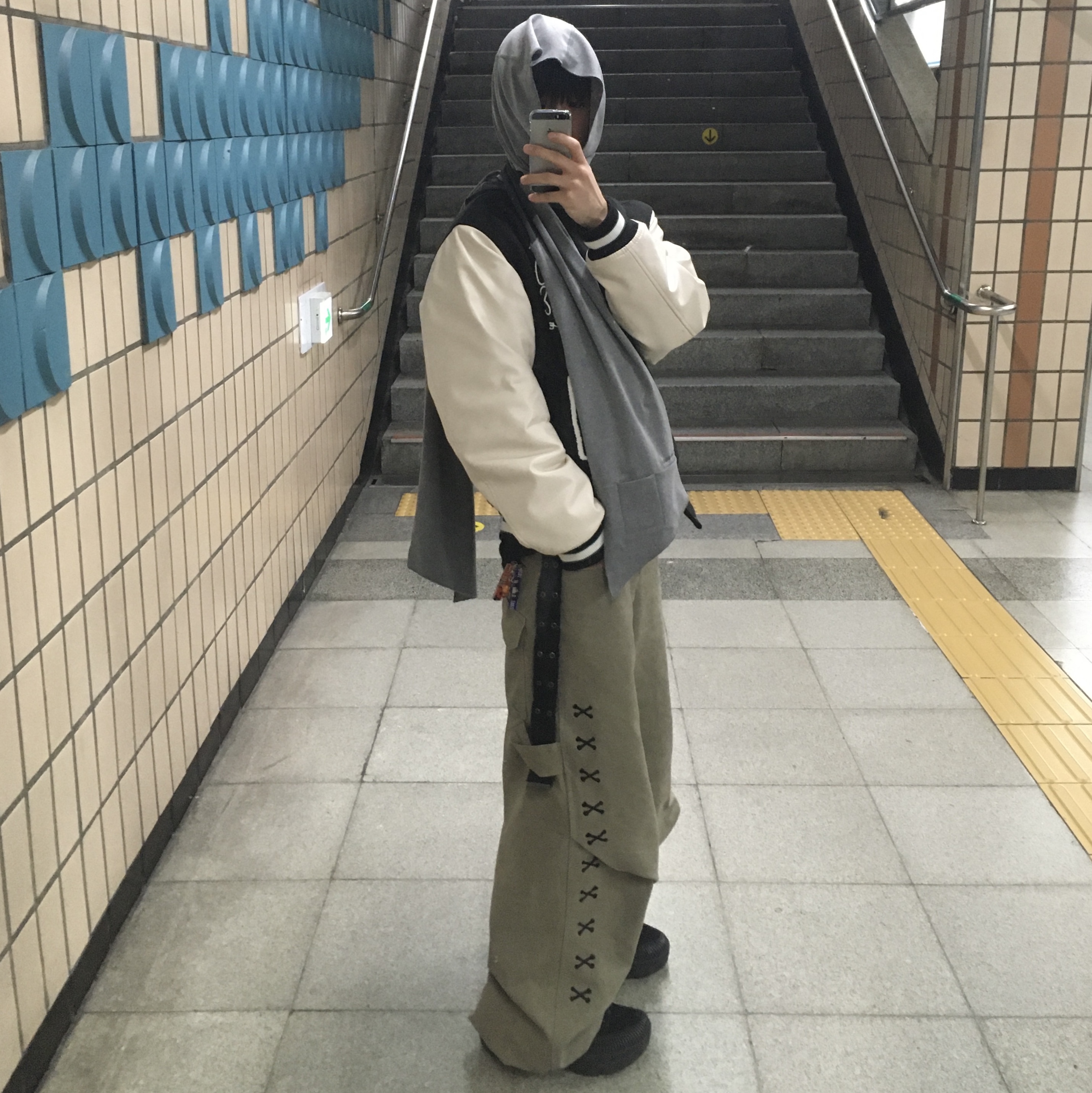 [KREAM 단독] Kamien X Aoiro 247 Work Pants, Sansan Gear Hoodie Scarf Melange Grey 착용 스타일
