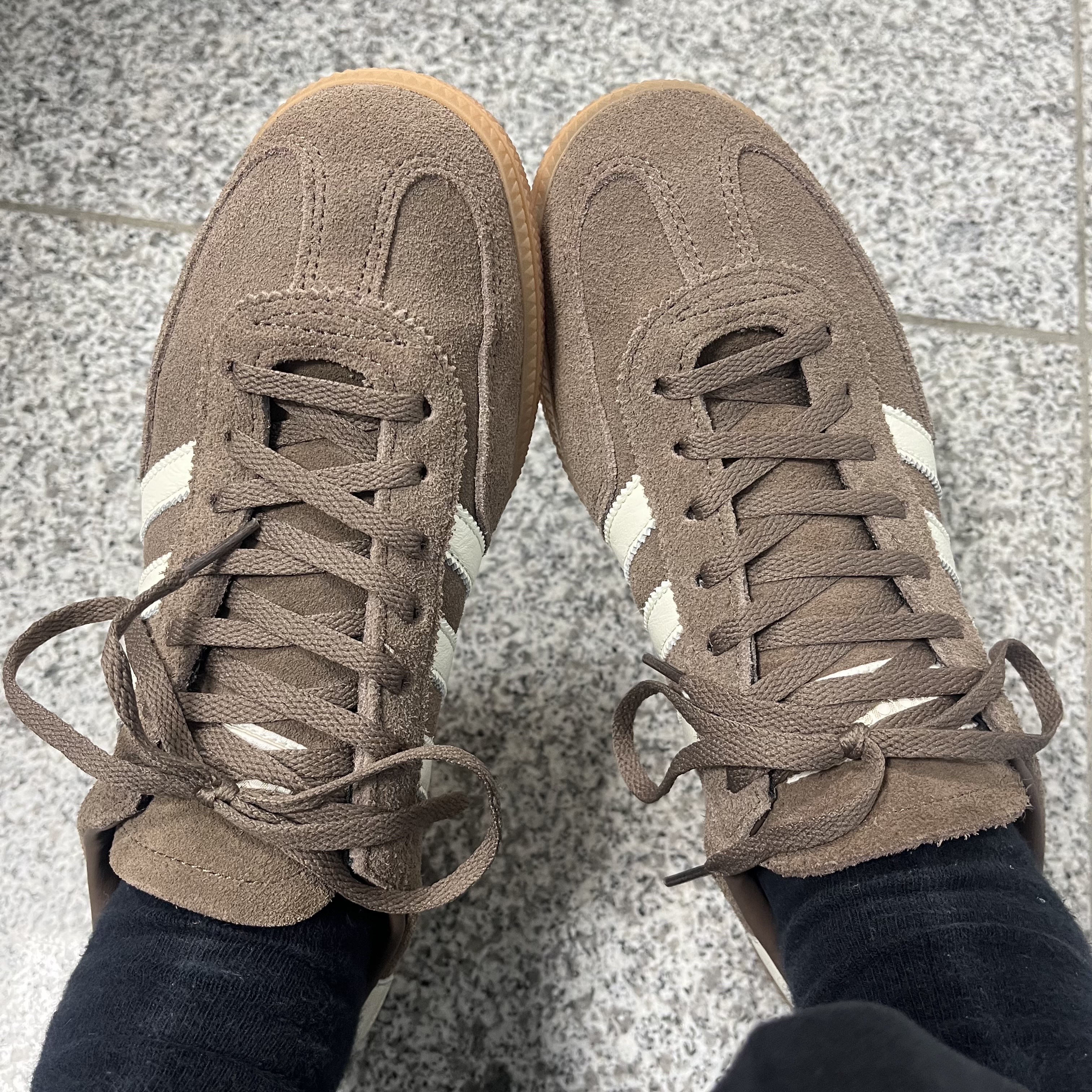 (W) Adidas Spezial Handball Earth Strata Off White 착용 스타일