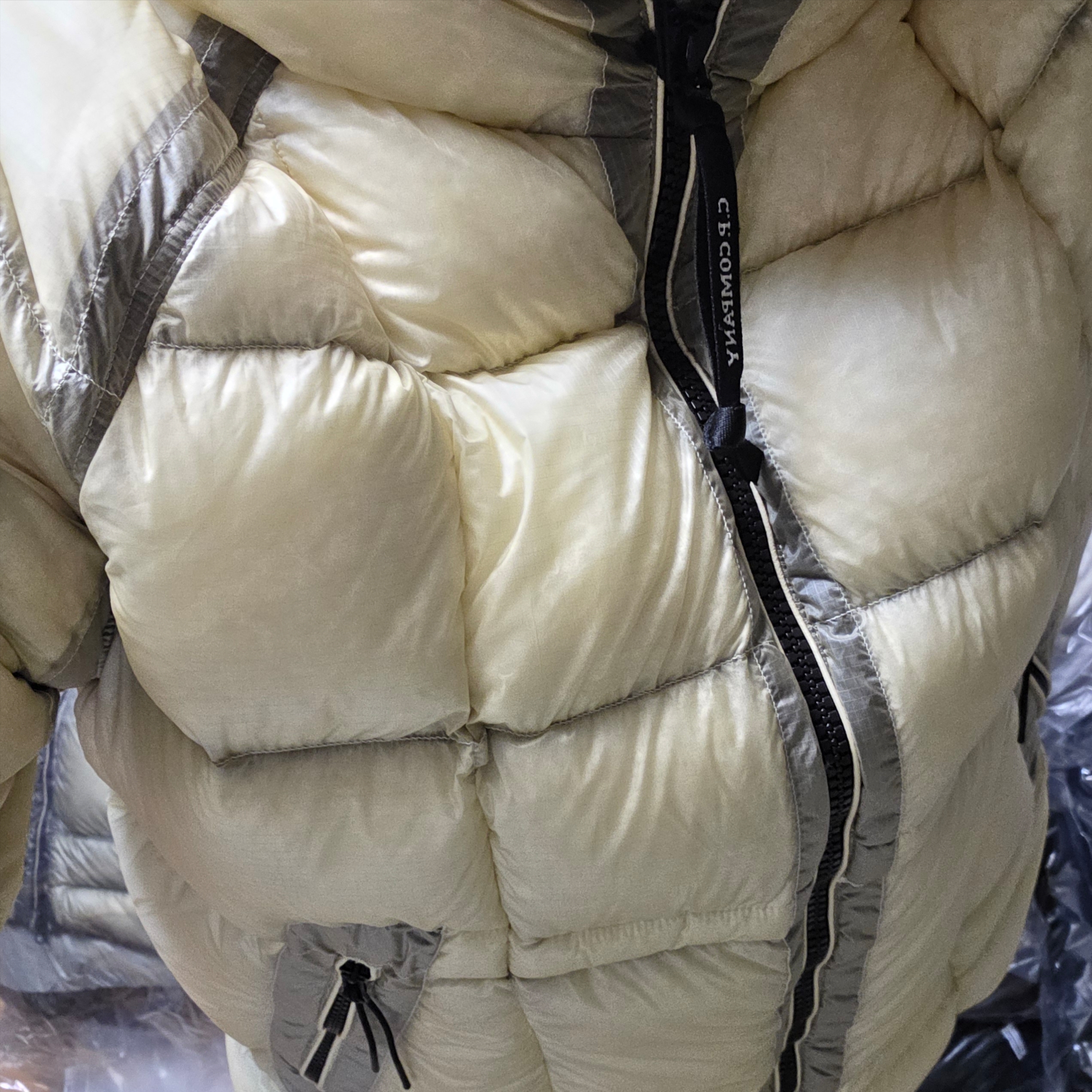 C.P. Company Korea Exclusive D.D. Shell Hooded Down Jacket Lunar Rock - 25FW, C.P. Company D.D. Shell Hooded Down Jacket Pistachio Shell Beige - 25FW 착용 스타일 - 2