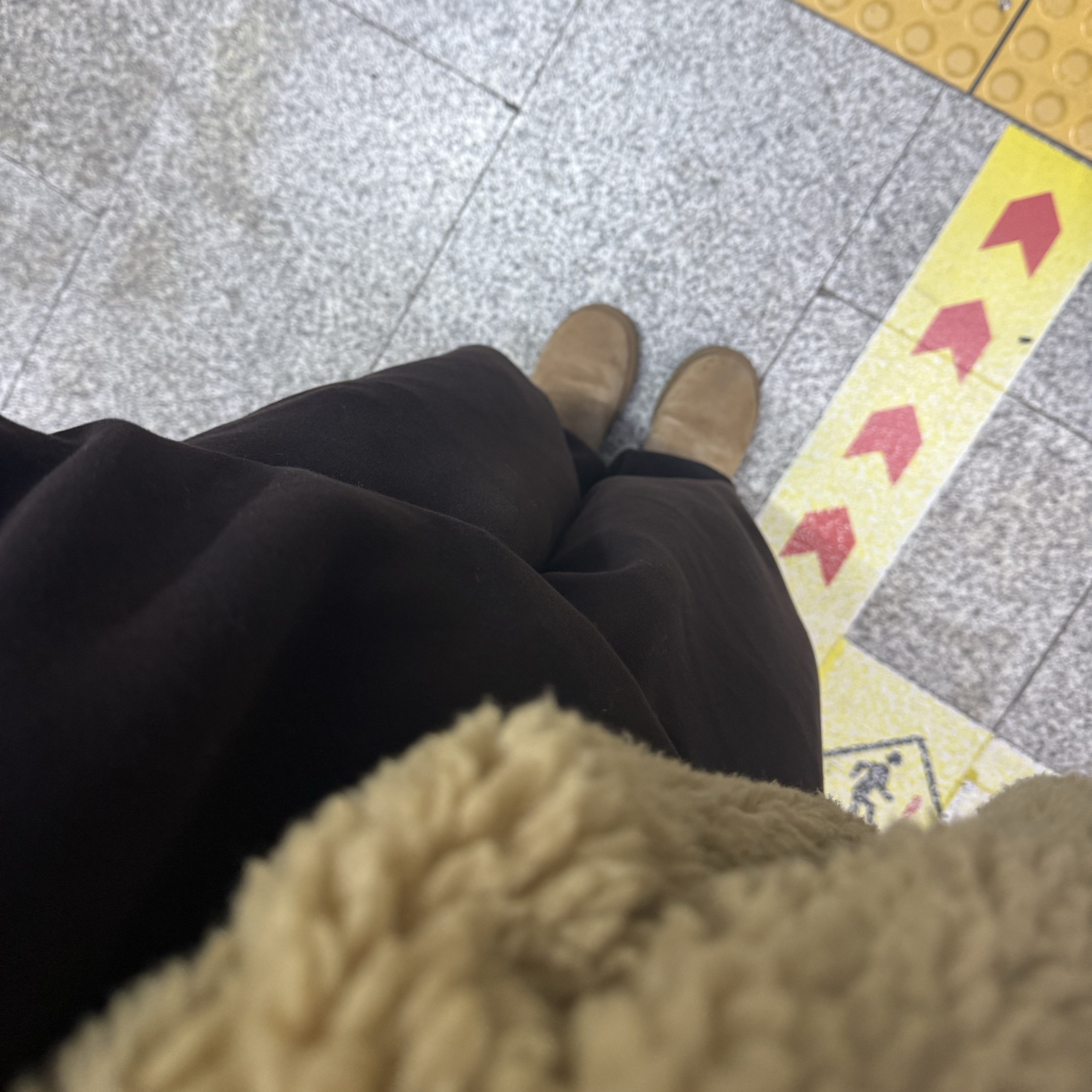 (W) UGG Classic Mini II Boots Chestnut 착용 스타일