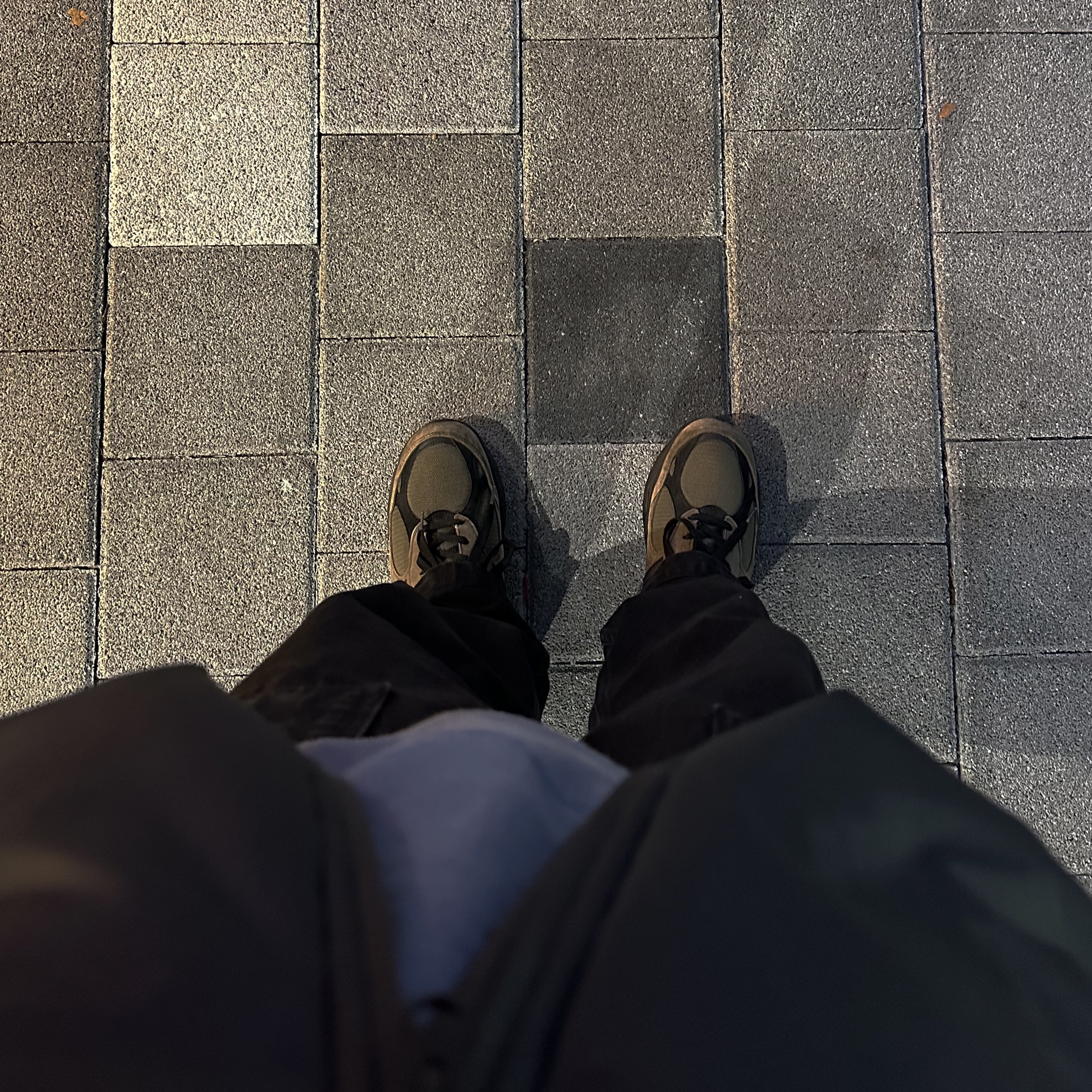 New Balance x JJJJound 990v3 Brown Black, Nike ACG Rope De Dope Primaloft Therma-Fit Jacket Black Summit White - Asia 착용 스타일