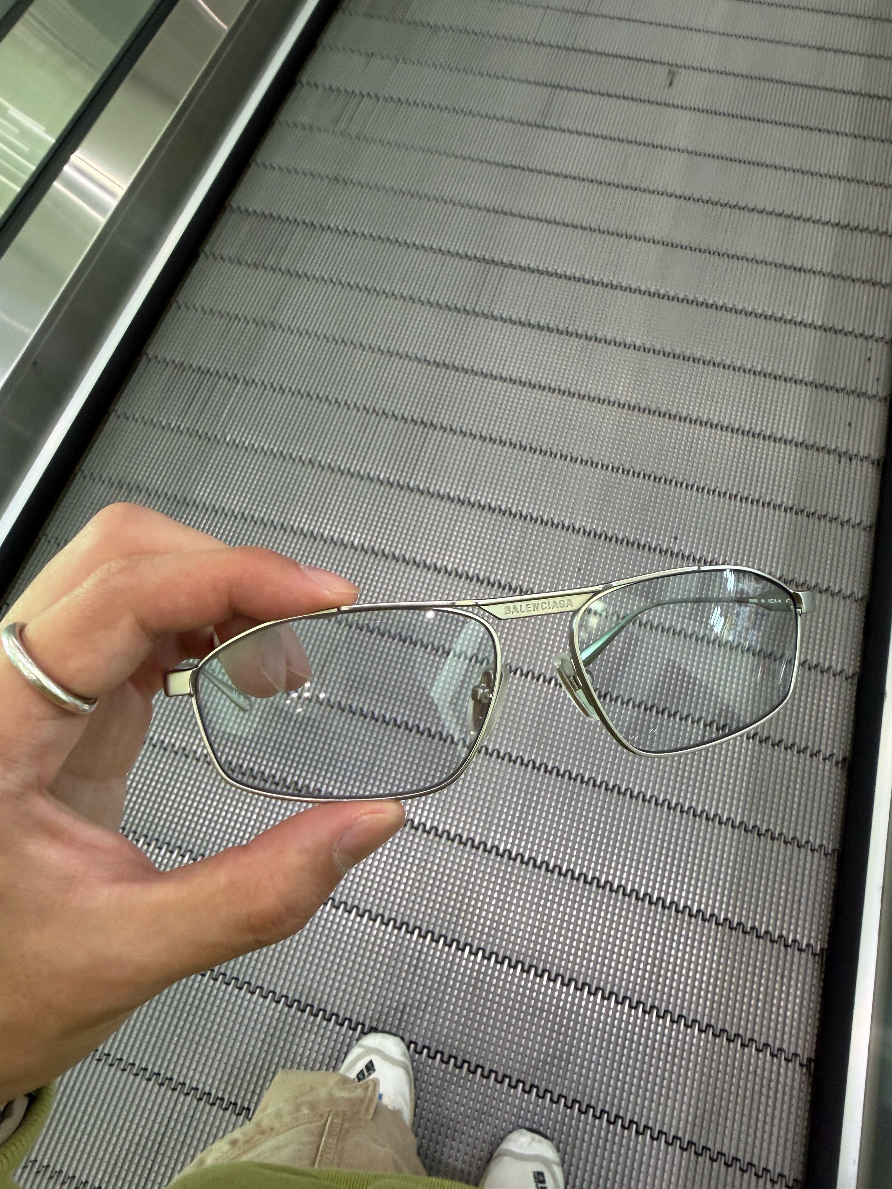 Balenciaga Tag 3.0 D-Frame Sunglasses Silver 착용 스타일