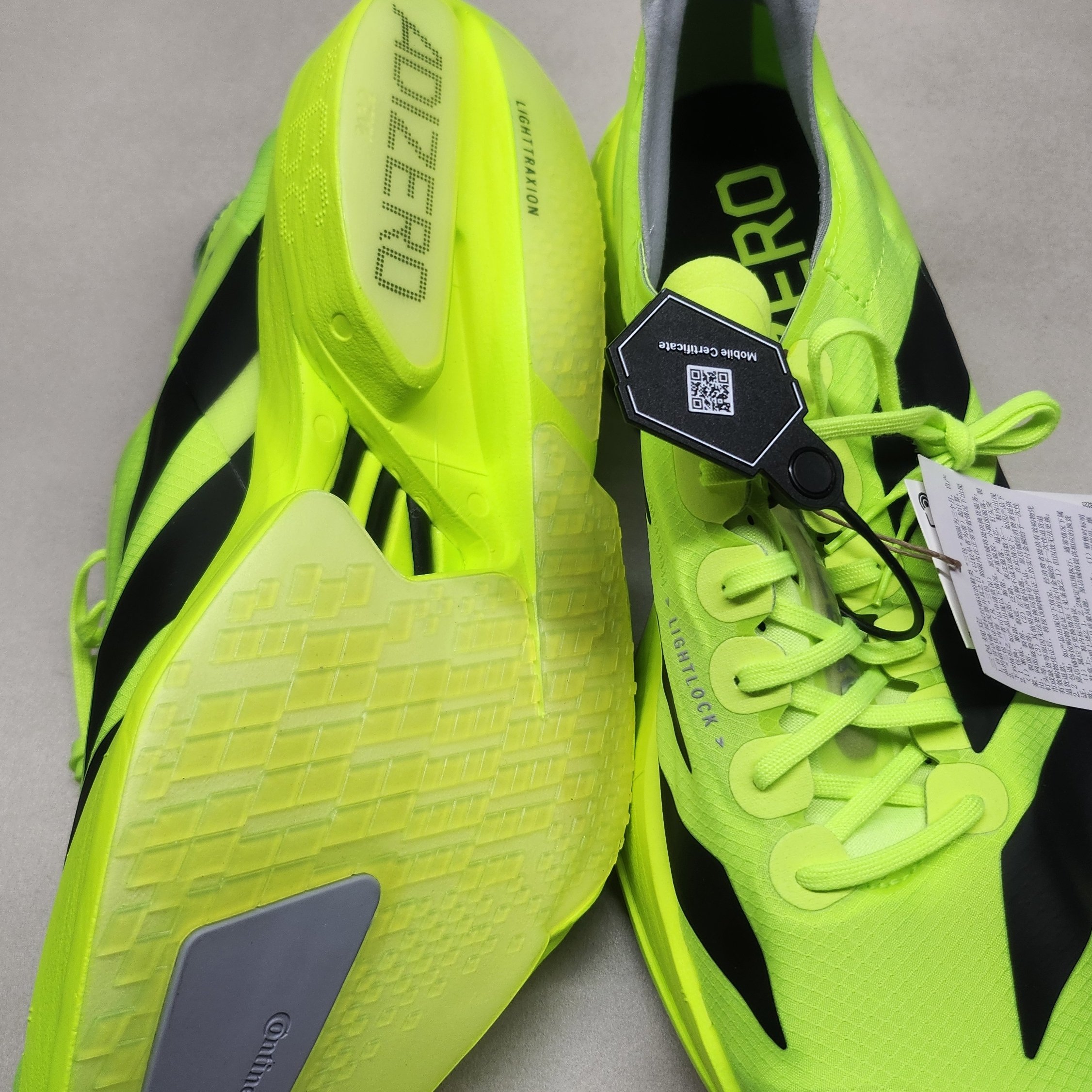 Adidas Adizero Adios Pro 4 Lucid Lemon Core Black 착용 스타일 - 2