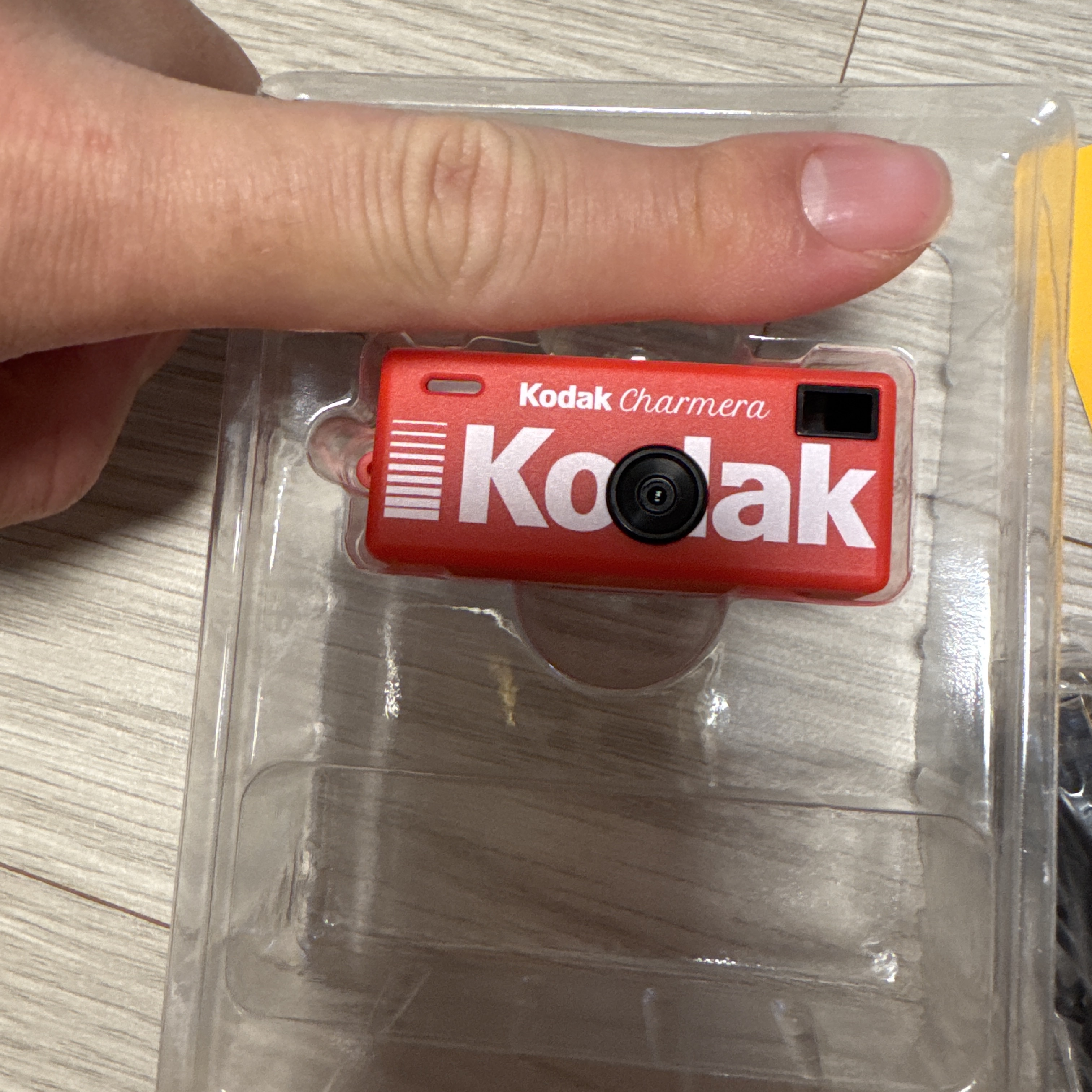 Kodak Charmera Key Chain Film Camera Sealed Case (1 Blind Box) 착용 스타일