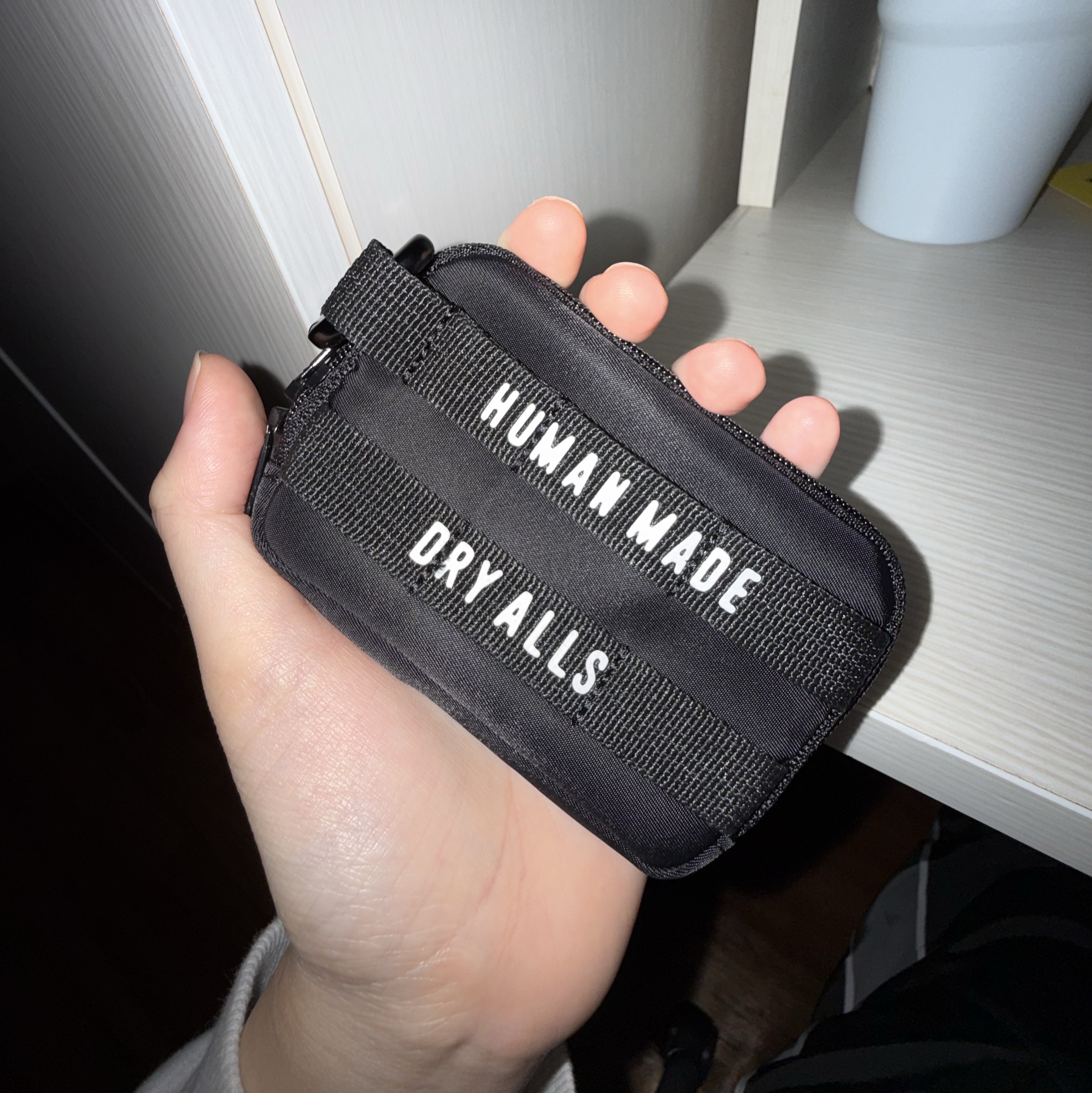 Human Made Military Card Case Black 착용 스타일