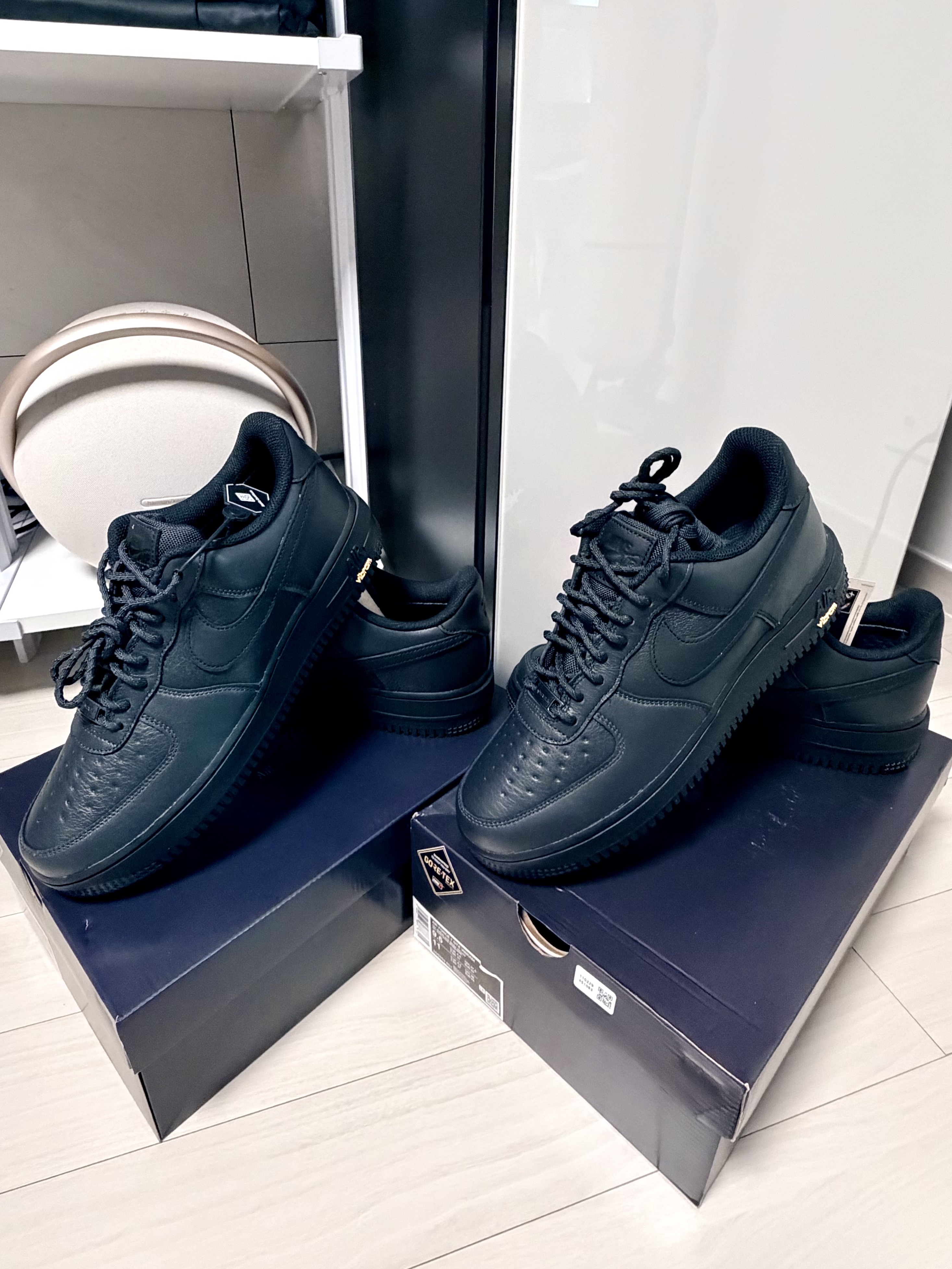 Nike Air Force 1 Low Gore-Tex Vibram Off Noir and Black 착용 스타일