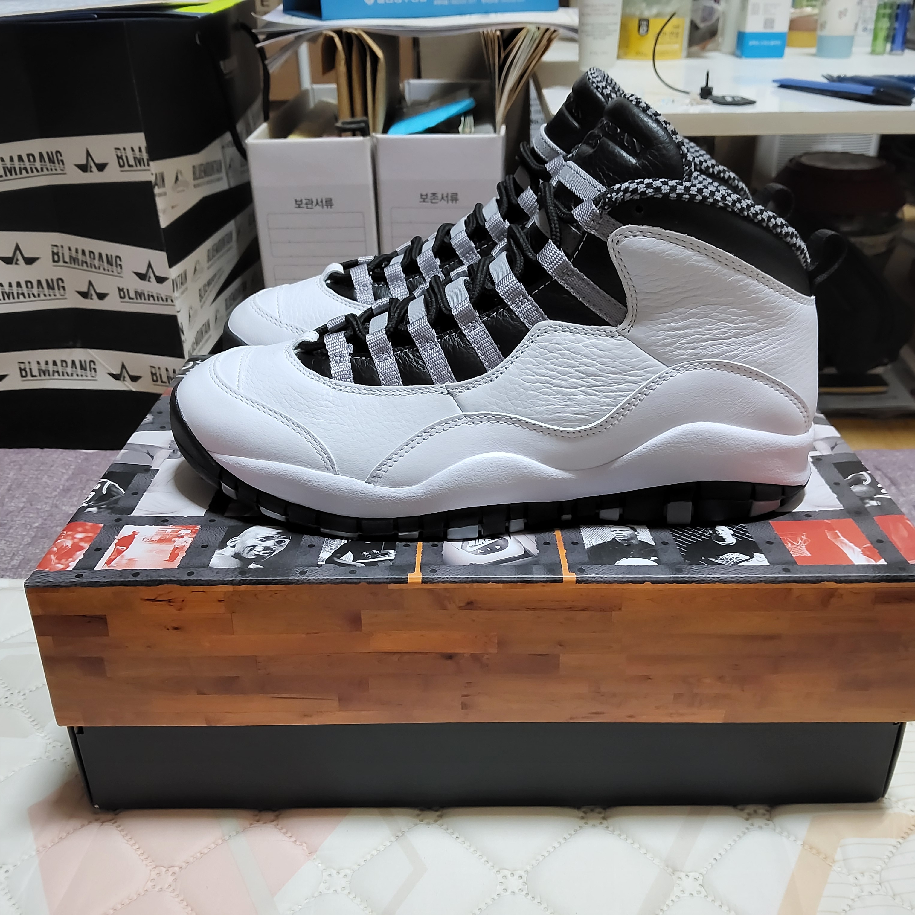 Jordan 10 Retro Light Steel Grey 착용 스타일 - 1