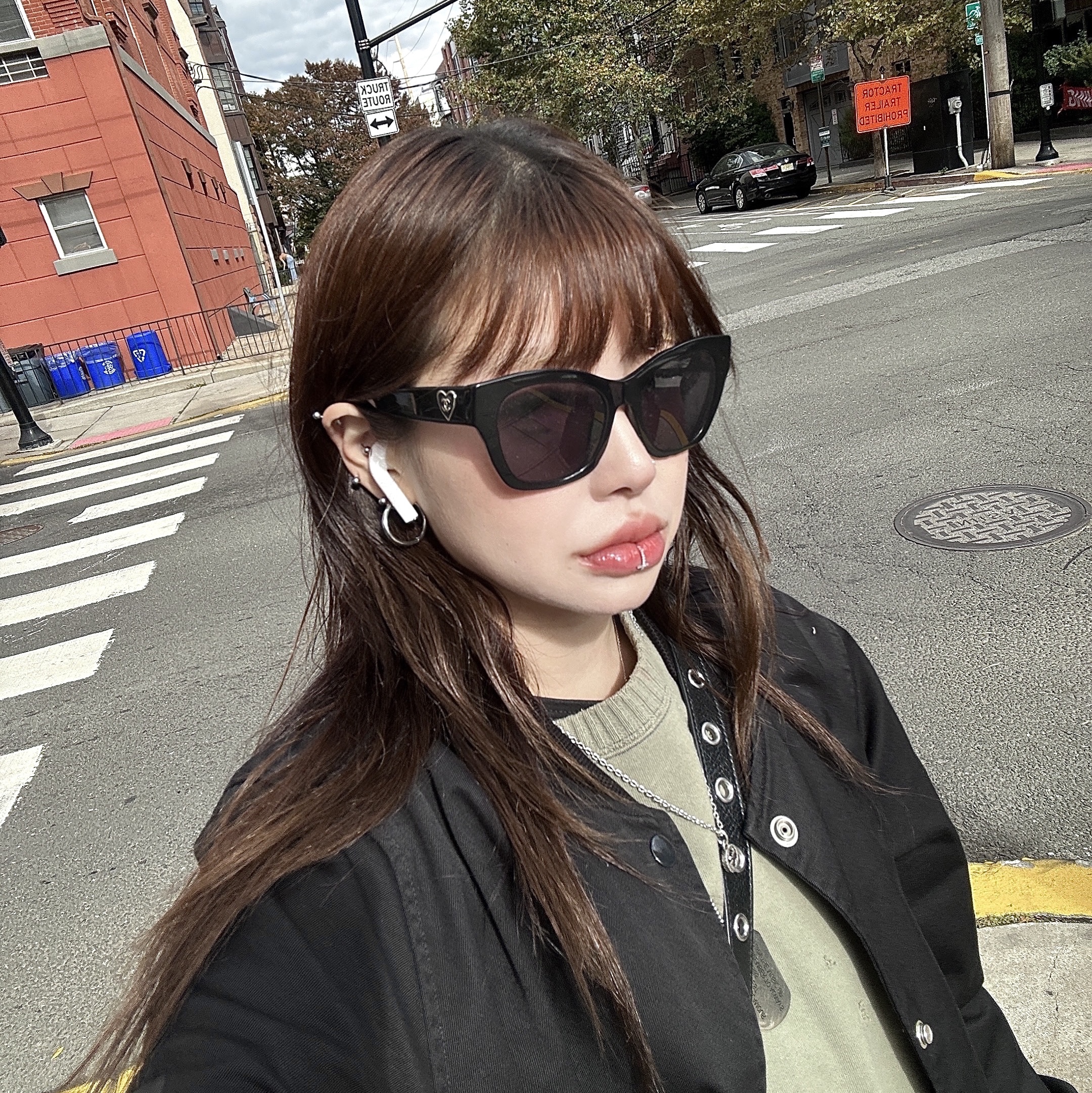 Chanel Square Sunglasses Acetate & Black Frame Grey Lenses Asian Fit, Balenciaga Le Cagole XS Flap Bag DIY Metalin Black 착용 스타일