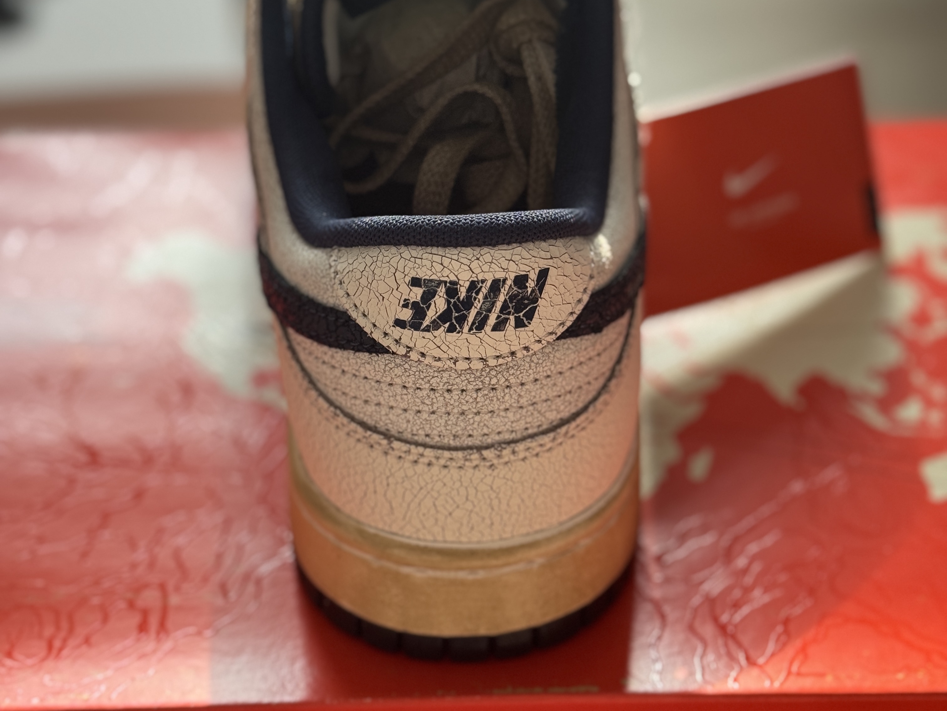 Nike x Stranger Things Dunk Low Phantom and Midnight Navy 착용 스타일 - 4