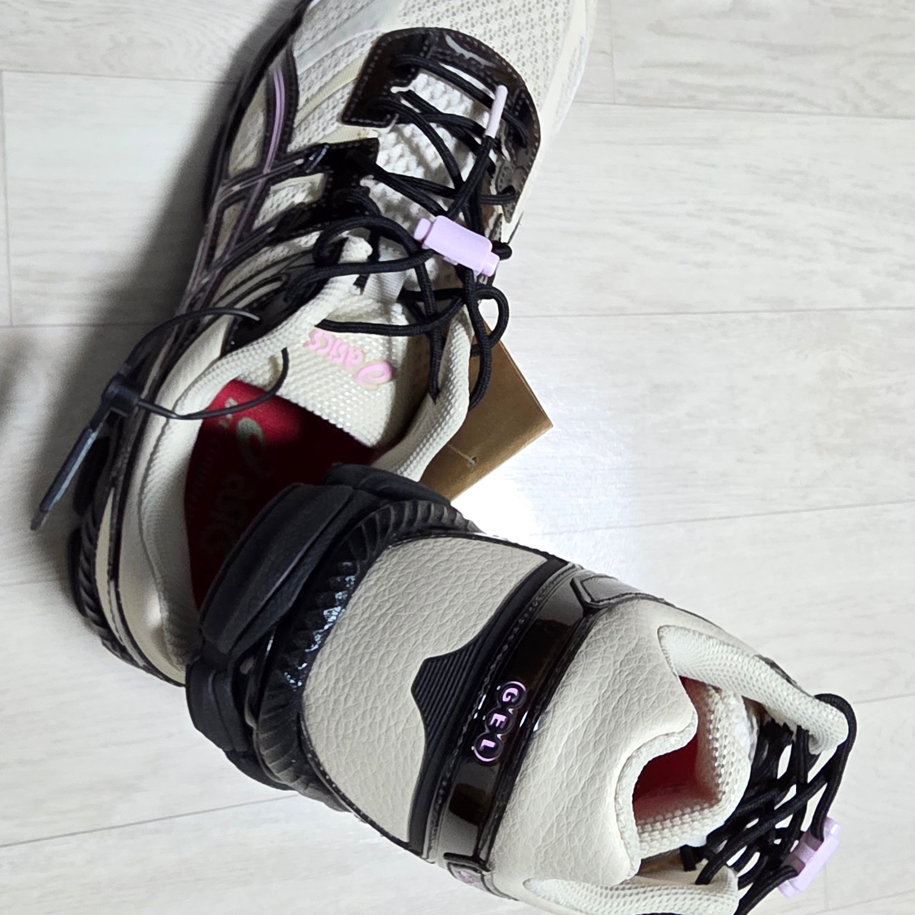 Asics x Finesse Gel-Cumulus 16 Desert Rose 착용 스타일 - 4