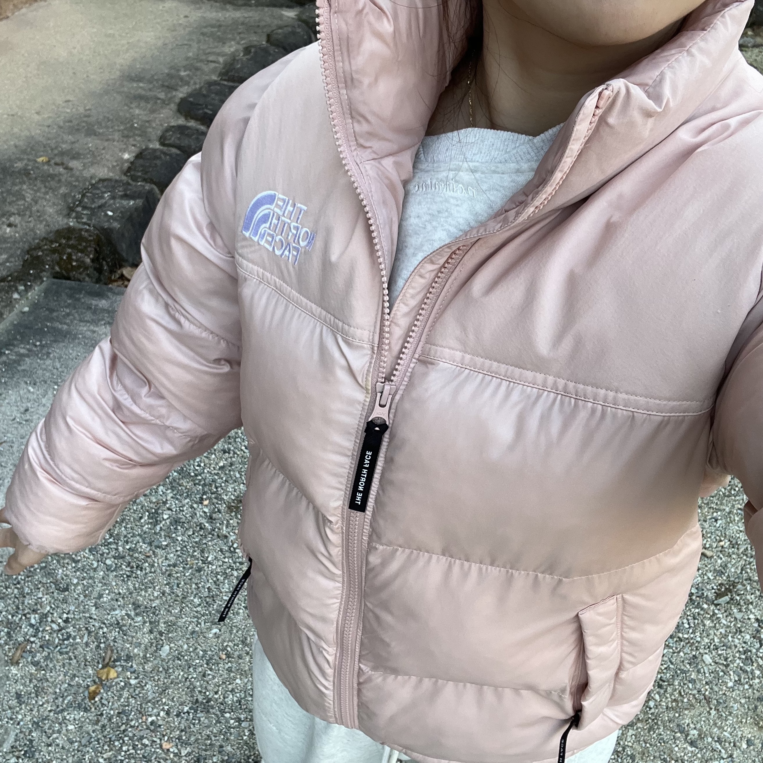 (W) The North Face Nuptse On Ball Jacket Pale Pink 착용 스타일