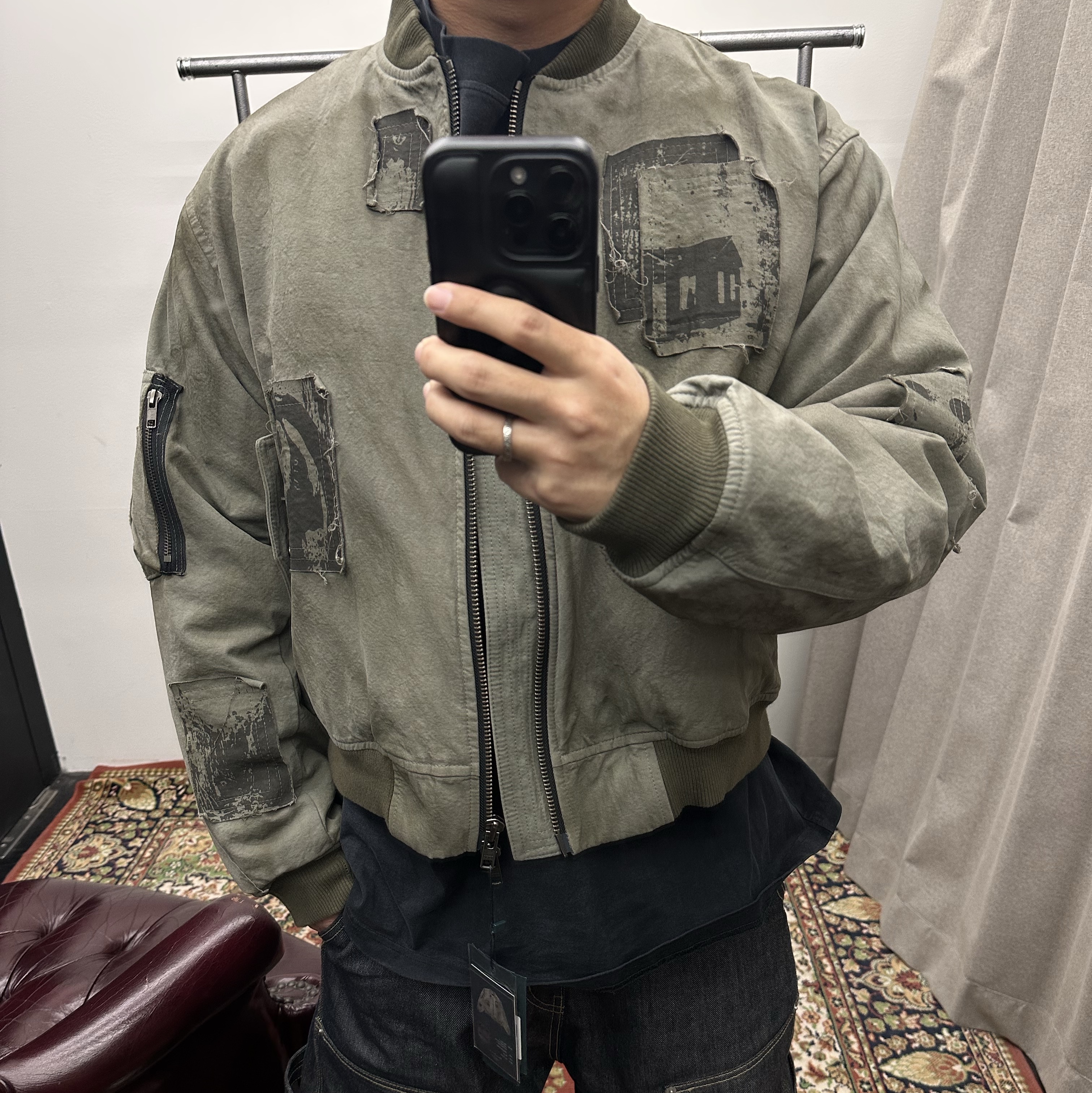 Undermycar 25FW Utility Tactical Bomber Black 착용 스타일 - 1