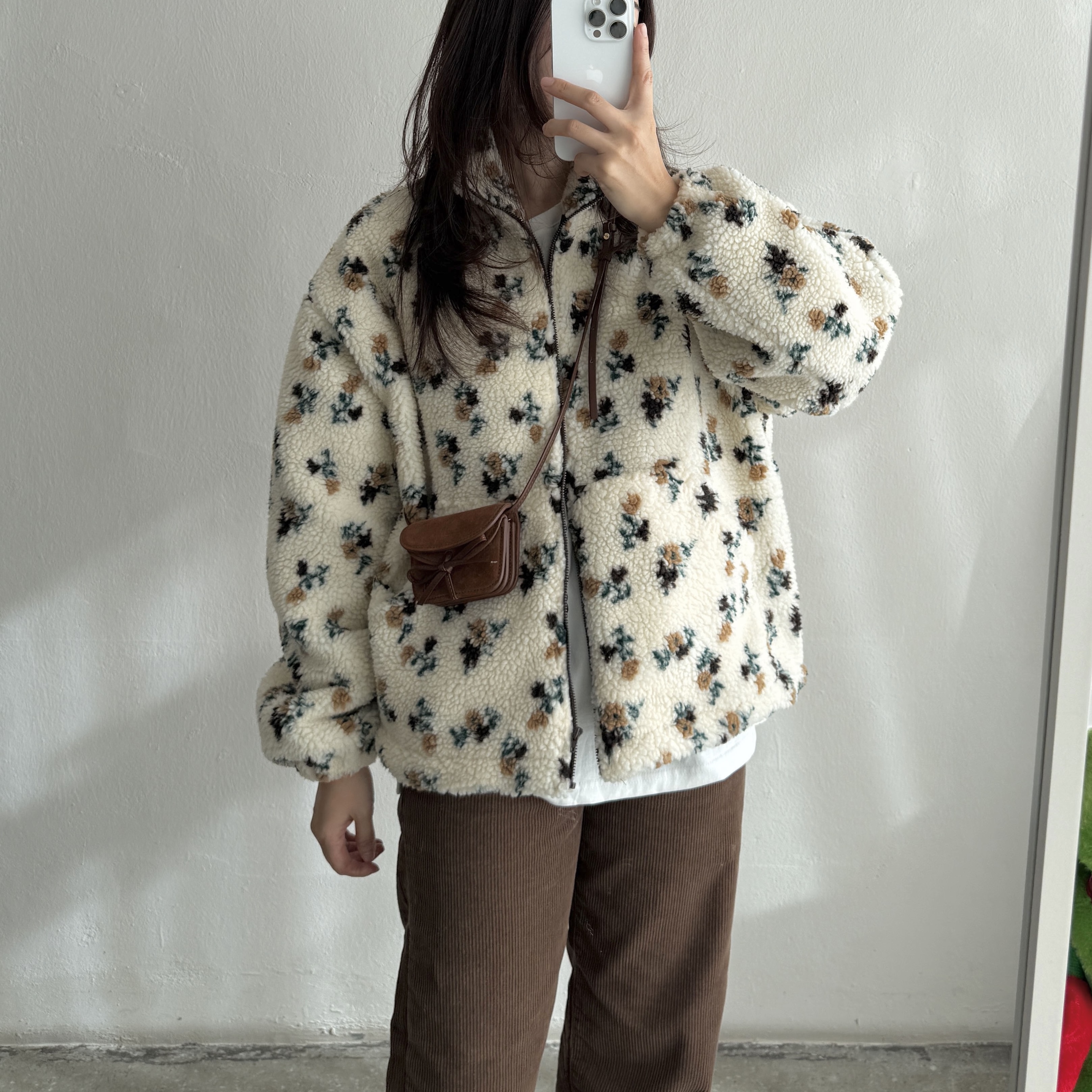 (W) UGG Tasman II Chestnut 착용 스타일 - 1