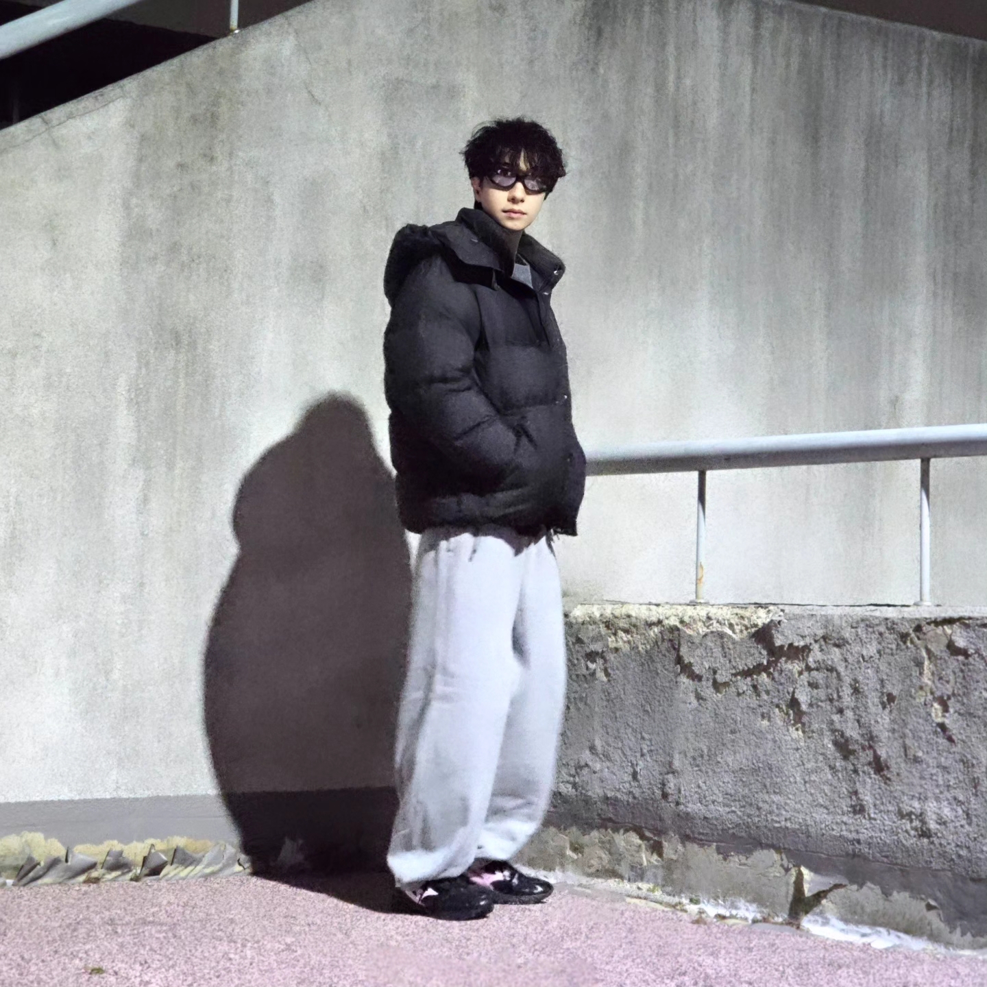 Nike Club Fleece Oversized French Terry Pants Dark Grey Heather Light Smoke Grey - US/EU, Nike Club Fleece Oversized French Terry Pants Dark Grey Heather Light Smoke Grey - Asia 착용 스타일 - 3