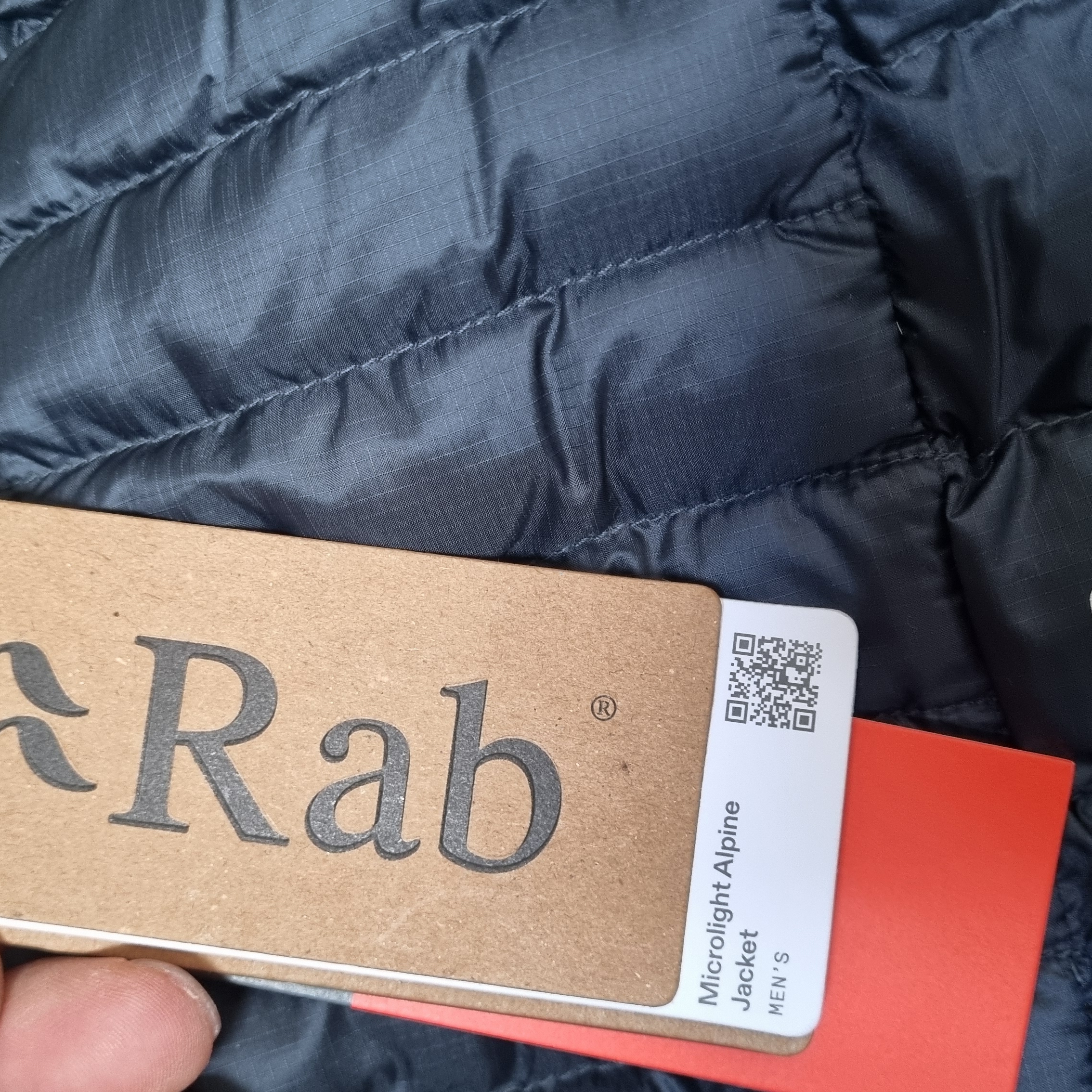 [재입고]Rab Microlight Alpine Jacket Beluga 착용 스타일