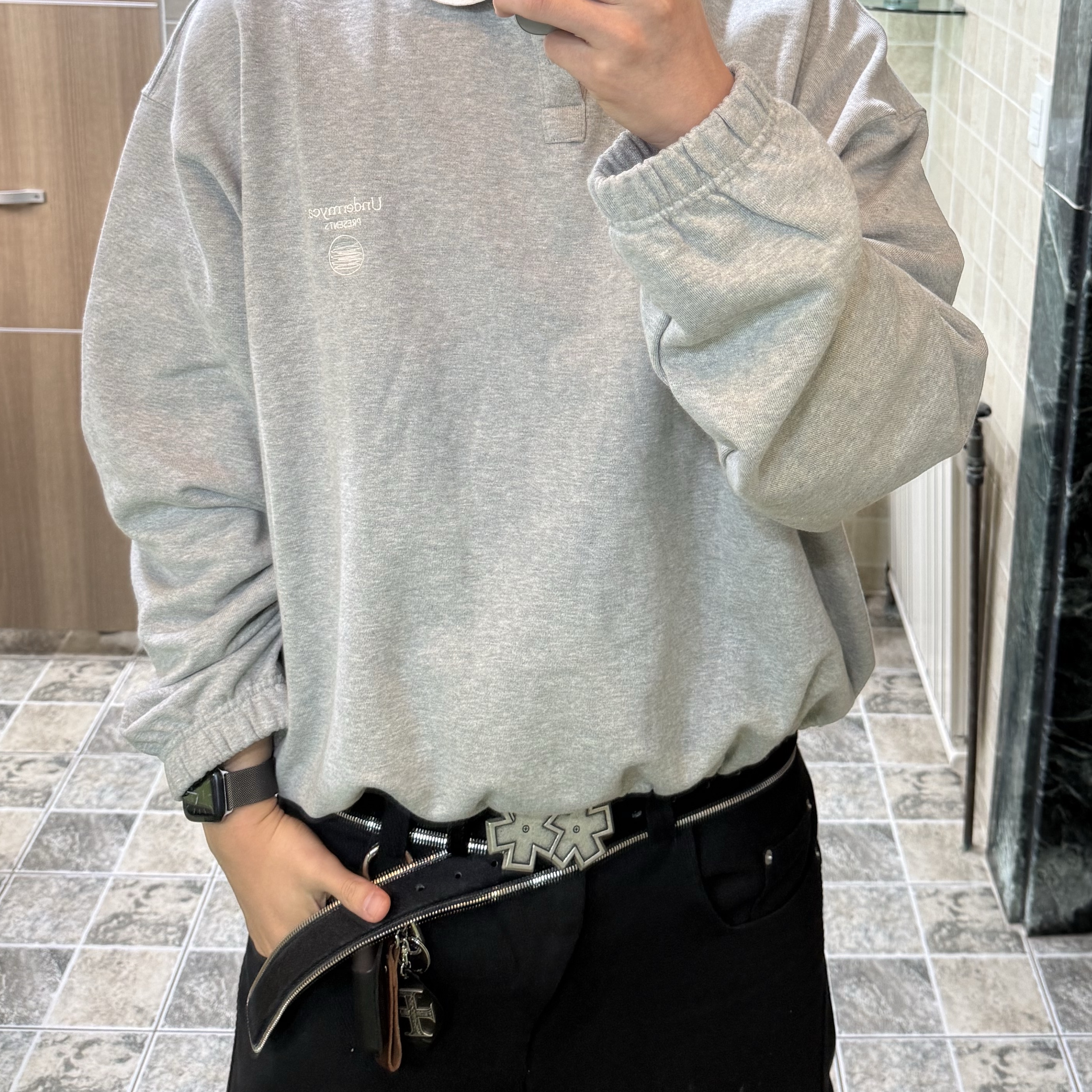 Undermycar Majanne Multi Button Oversized Wool Coat Black Oyster - 21FW, Undermycar Mu.140 Combi Crop Collar Sweatshirt Oatmeal 착용 스타일 - 2