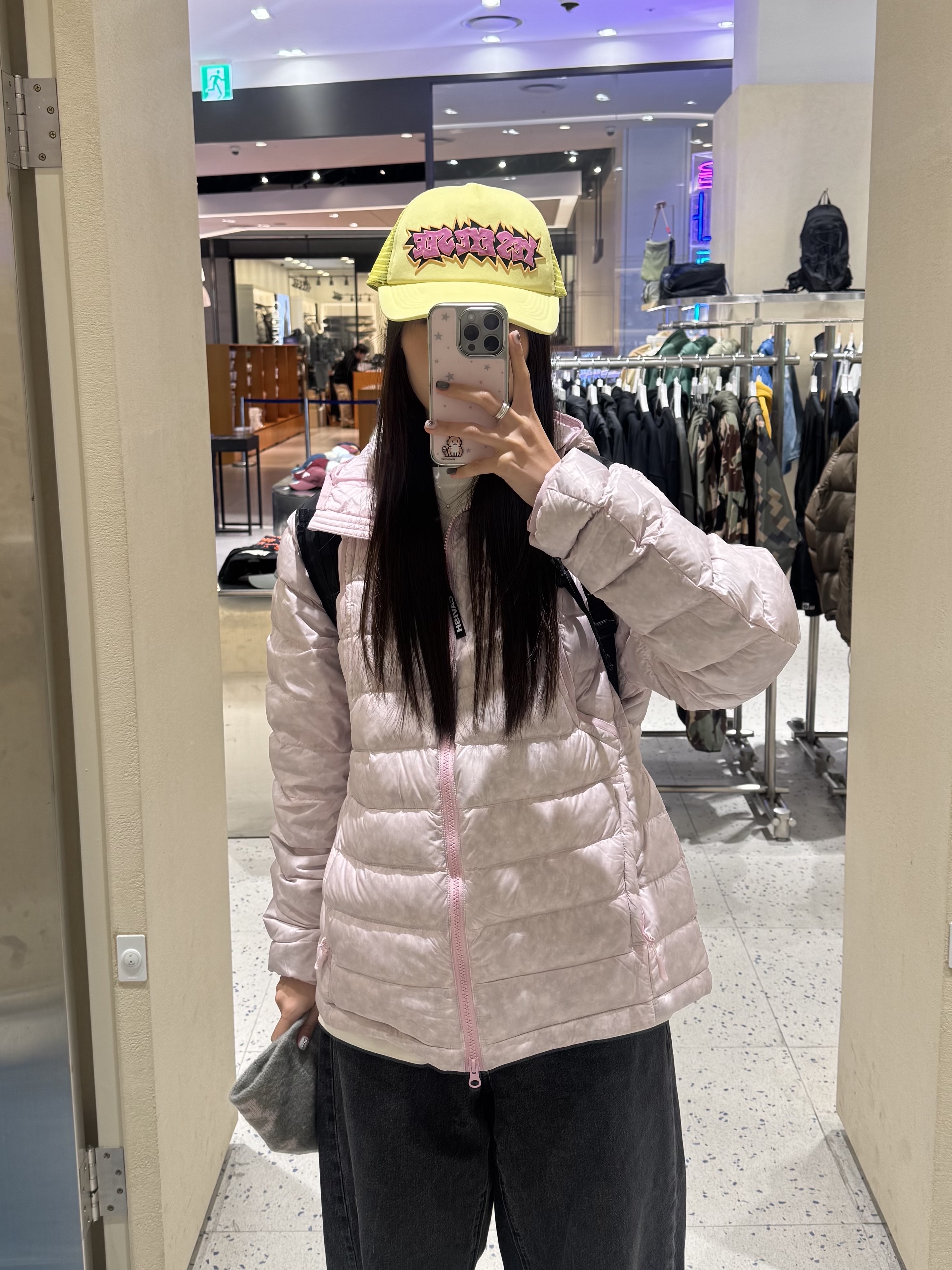 CAVISH Light Weight Down Jacket Khaki 착용 스타일
