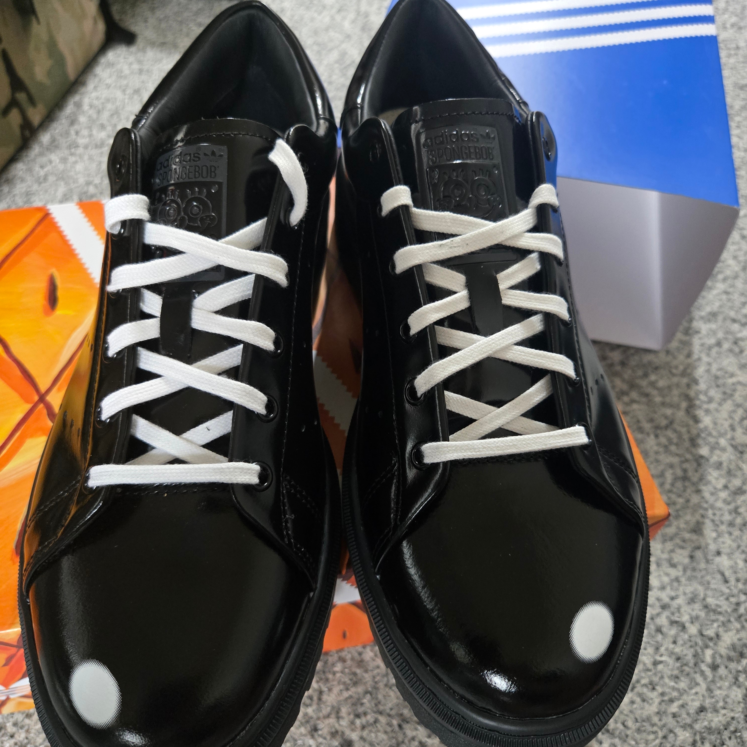 Adidas x Spongebob Stan Smith Freizeit Core Black 착용 스타일 - 2