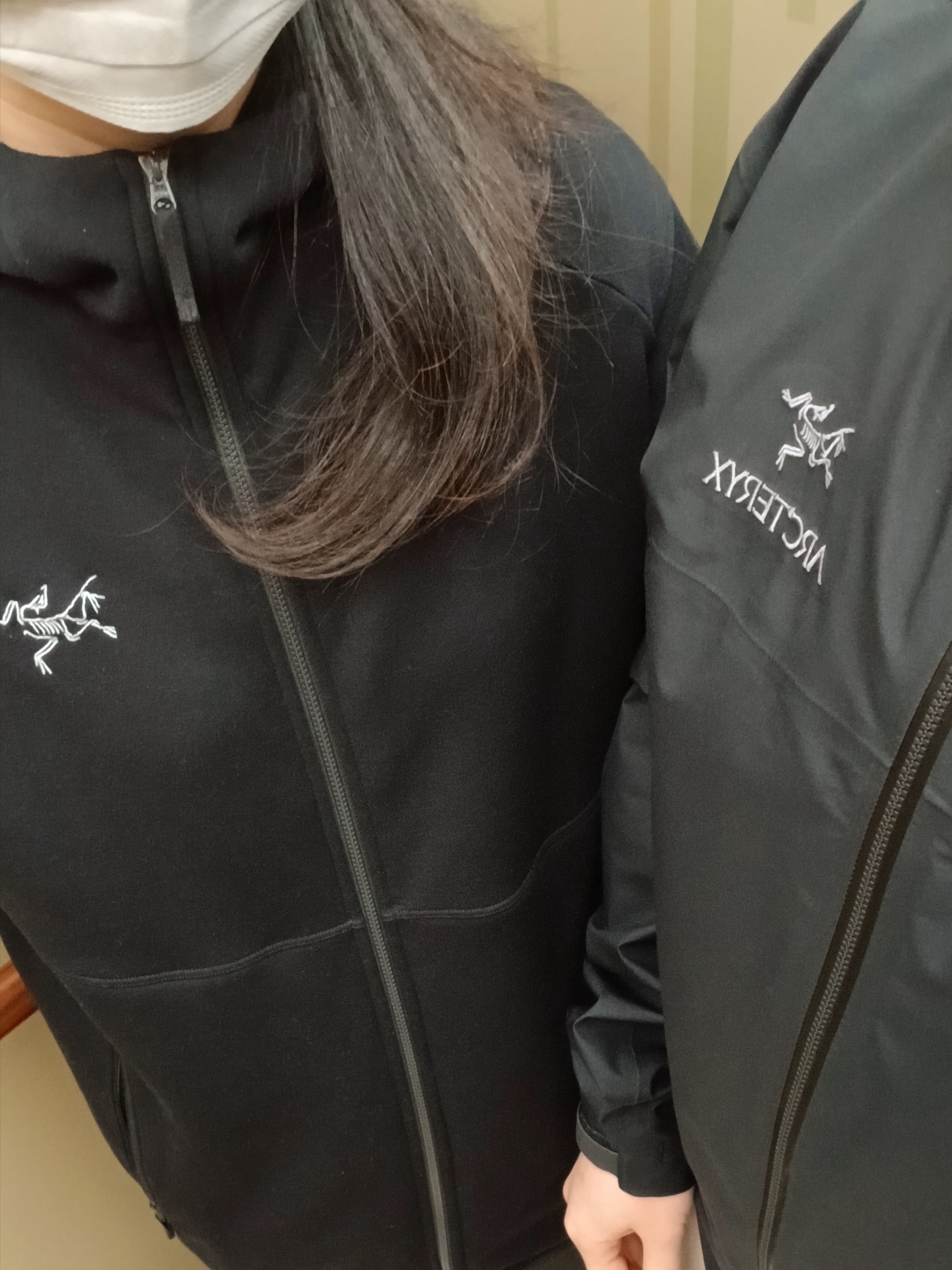 Arc'teryx Kyanite LT Hoody Black, Arc'teryx Kyanite Hoody Black 착용 스타일 - 2