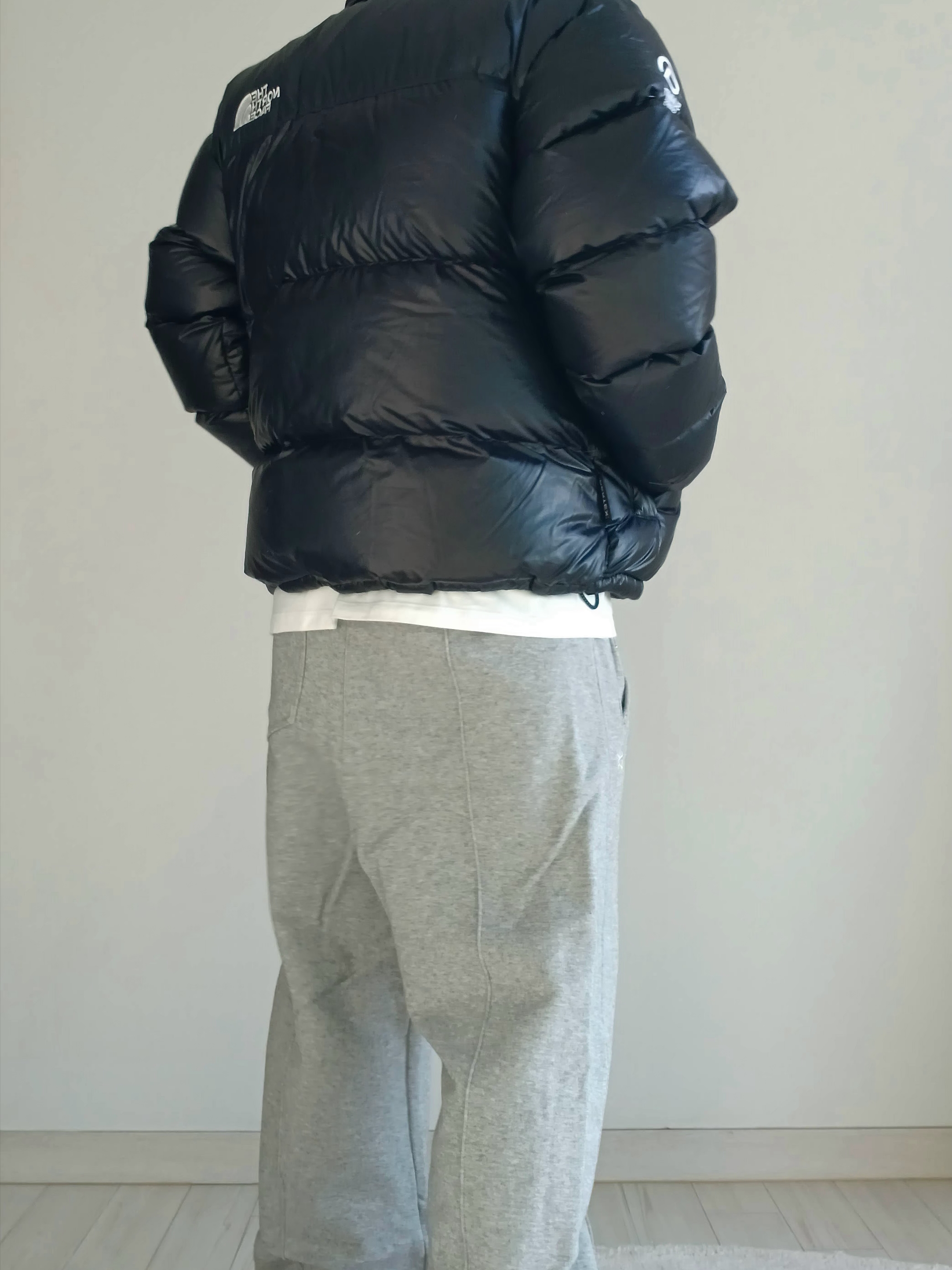 Supreme Small Box LS T-Shirt White - 24SS, SATUR Teo Cotton Banding Sweatpants Melange Gray 착용 스타일 - 10