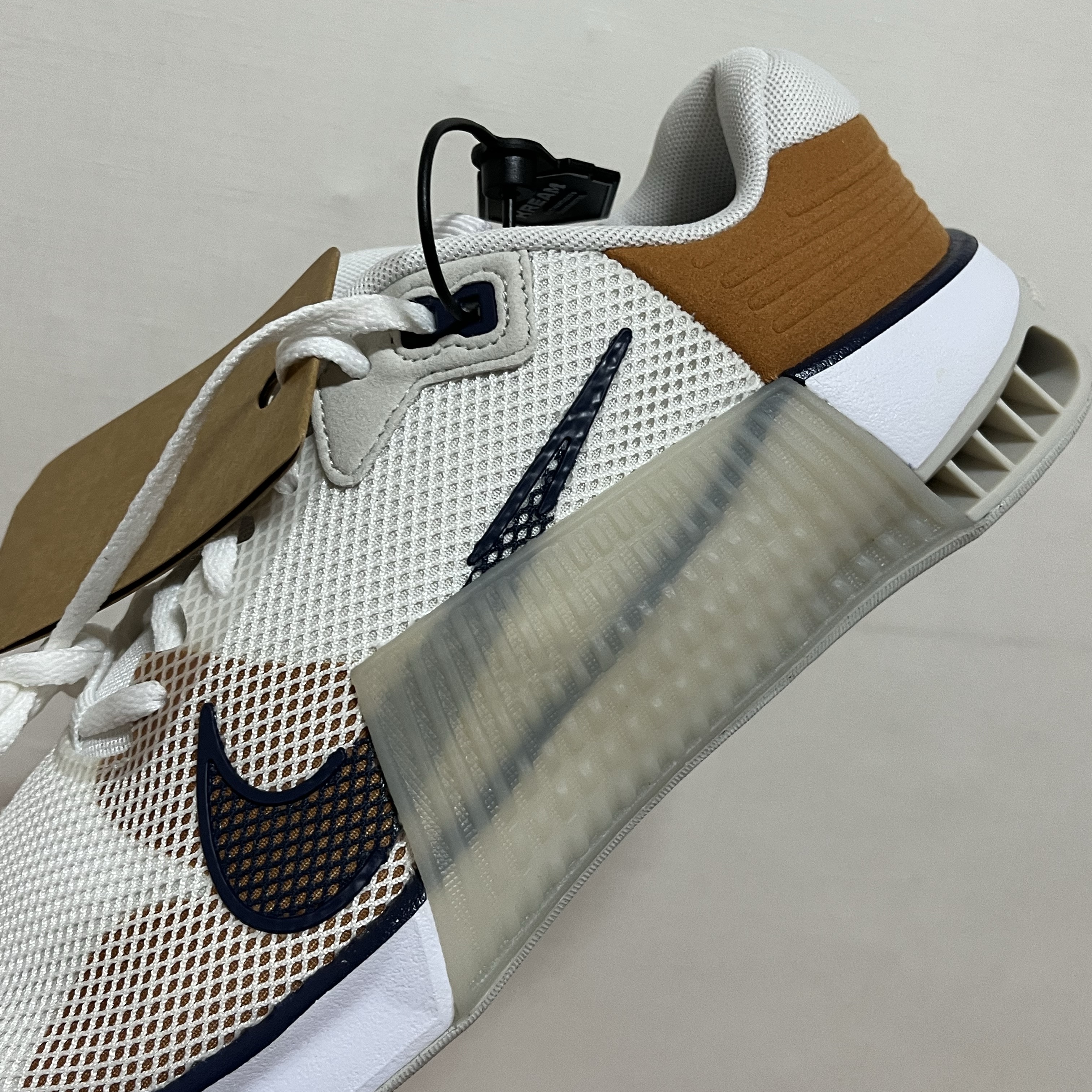 Nike Metcon 9 AMP White Light Bone 착용 스타일