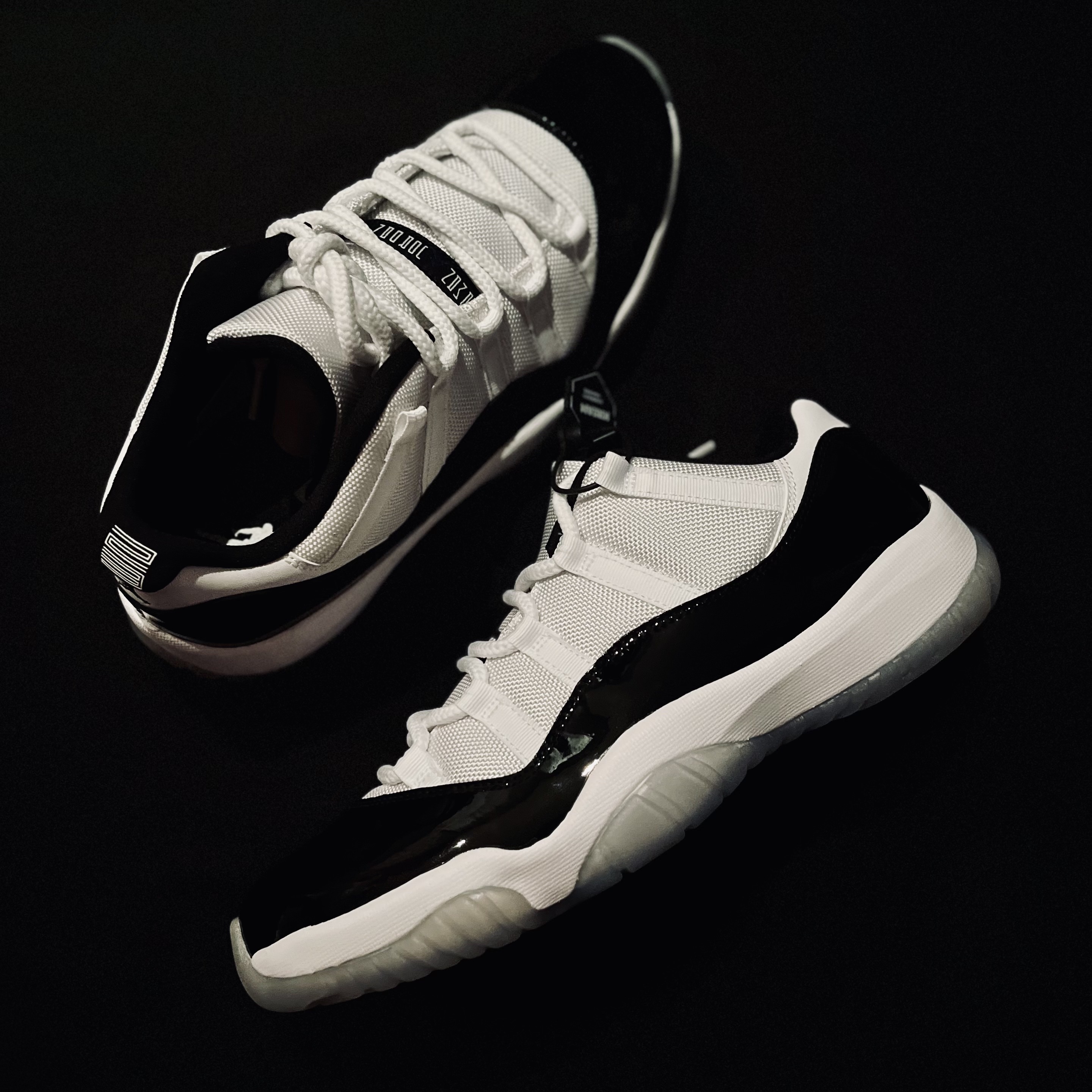 Jordan 11 Retro Low Concord 착용 스타일 - 3