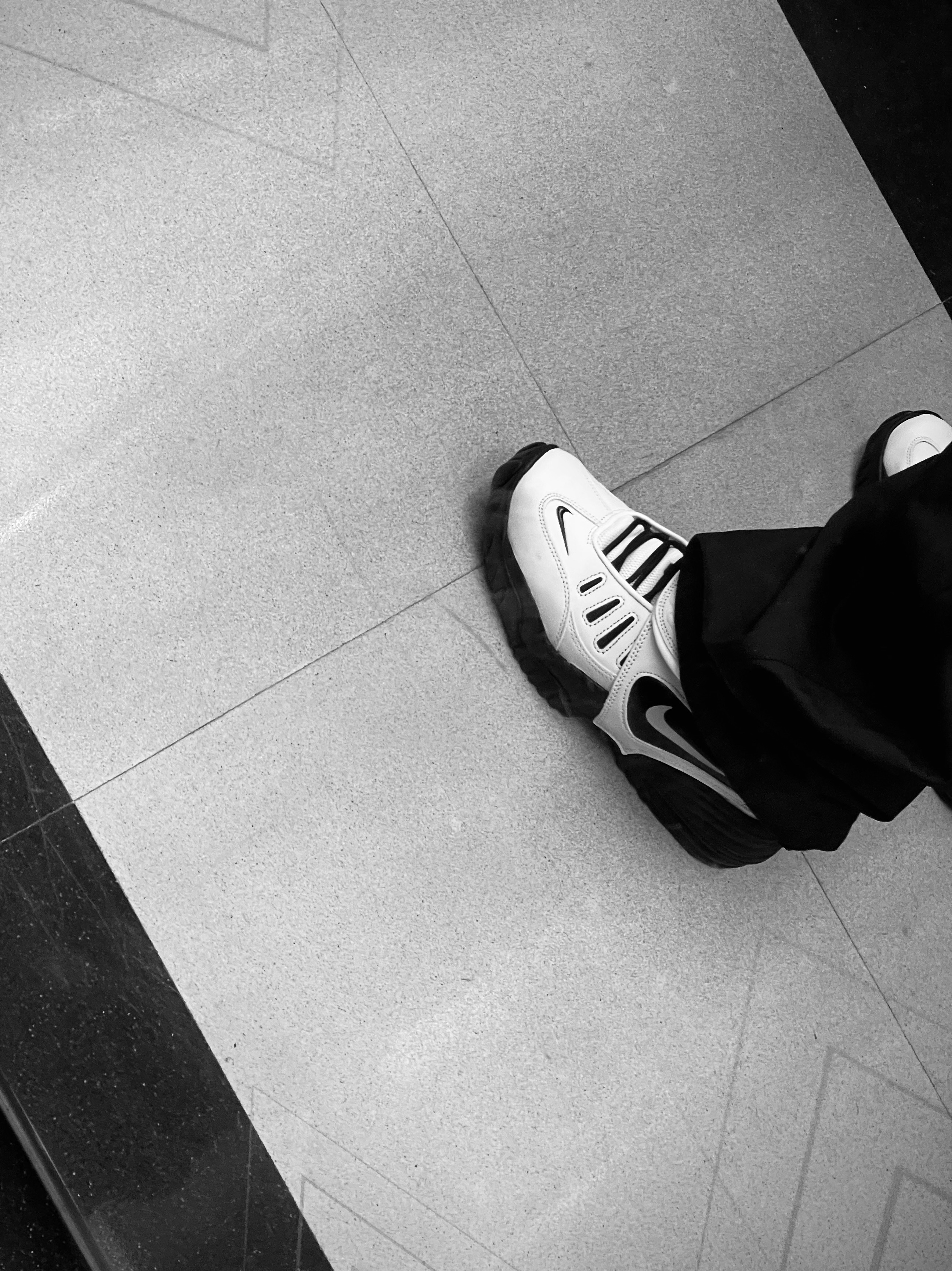 Nike x Ambush Air Adjust Force SP Summit White and Black 착용 스타일 - 1
