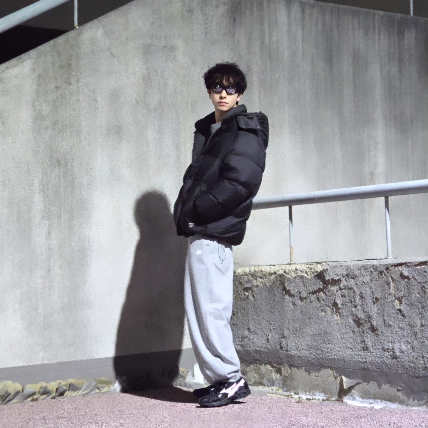Nike Club Fleece Oversized French Terry Pants Dark Grey Heather Light Smoke Grey - US/EU, Nike Club Fleece Oversized French Terry Pants Dark Grey Heather Light Smoke Grey - Asia 착용 스타일 - 6