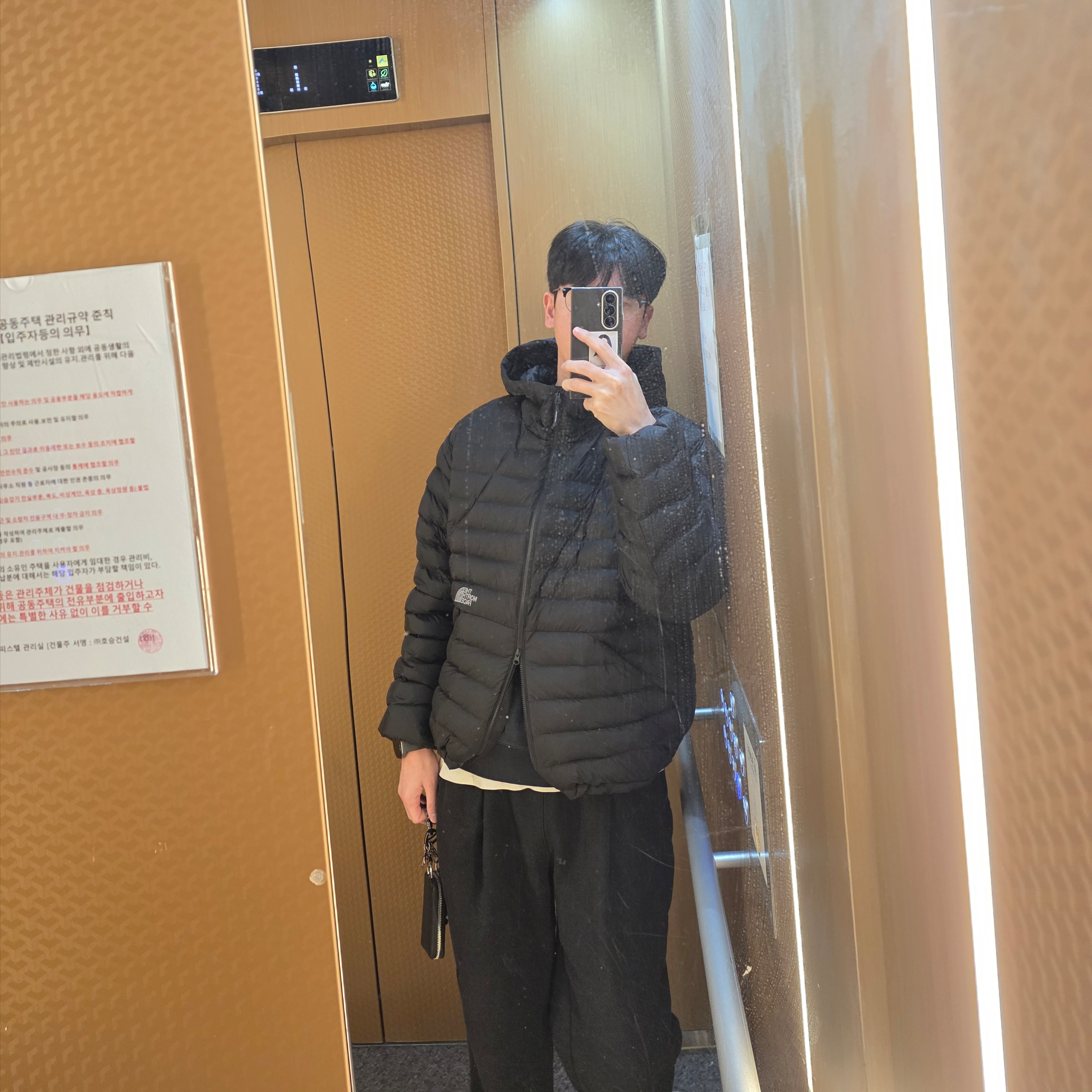 The North Face Ventus On Jacket Black 착용 스타일