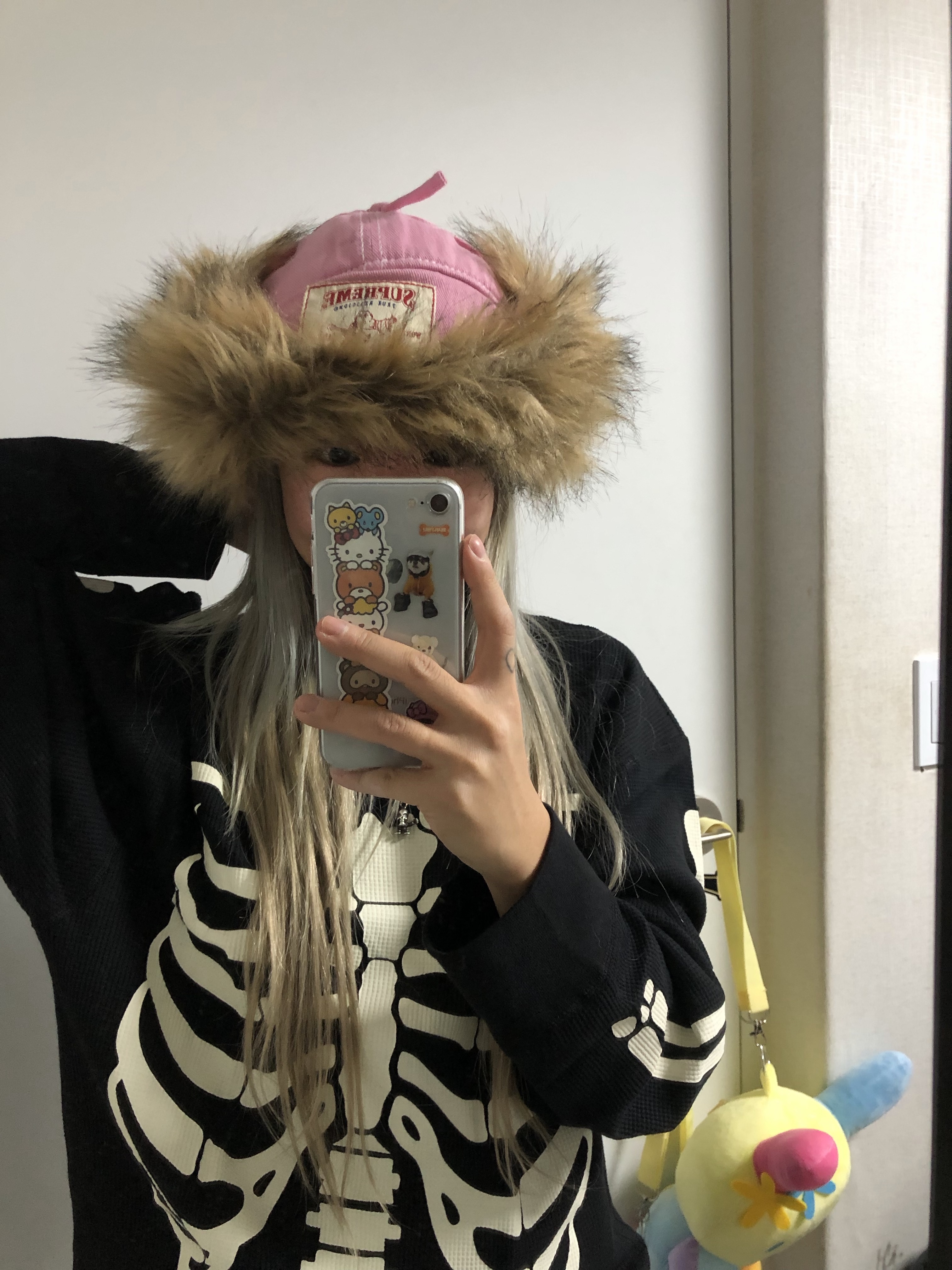 Supreme x True Religion Earflap 5-Panel Pink - 25FW, Supreme Hanes Bones Thermal Crew Black (1 Pack) 착용 스타일 - 3