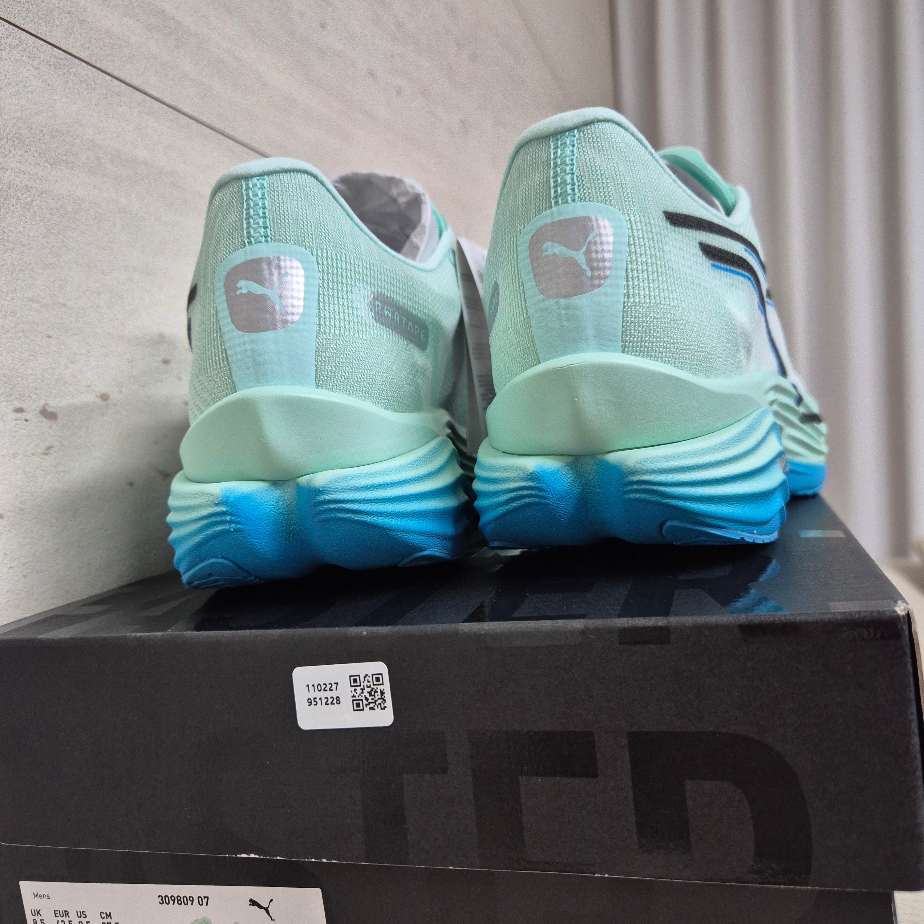 Puma Deviate Nitro Elite 3 Mint Melt Speed Blue 착용 스타일 - 3