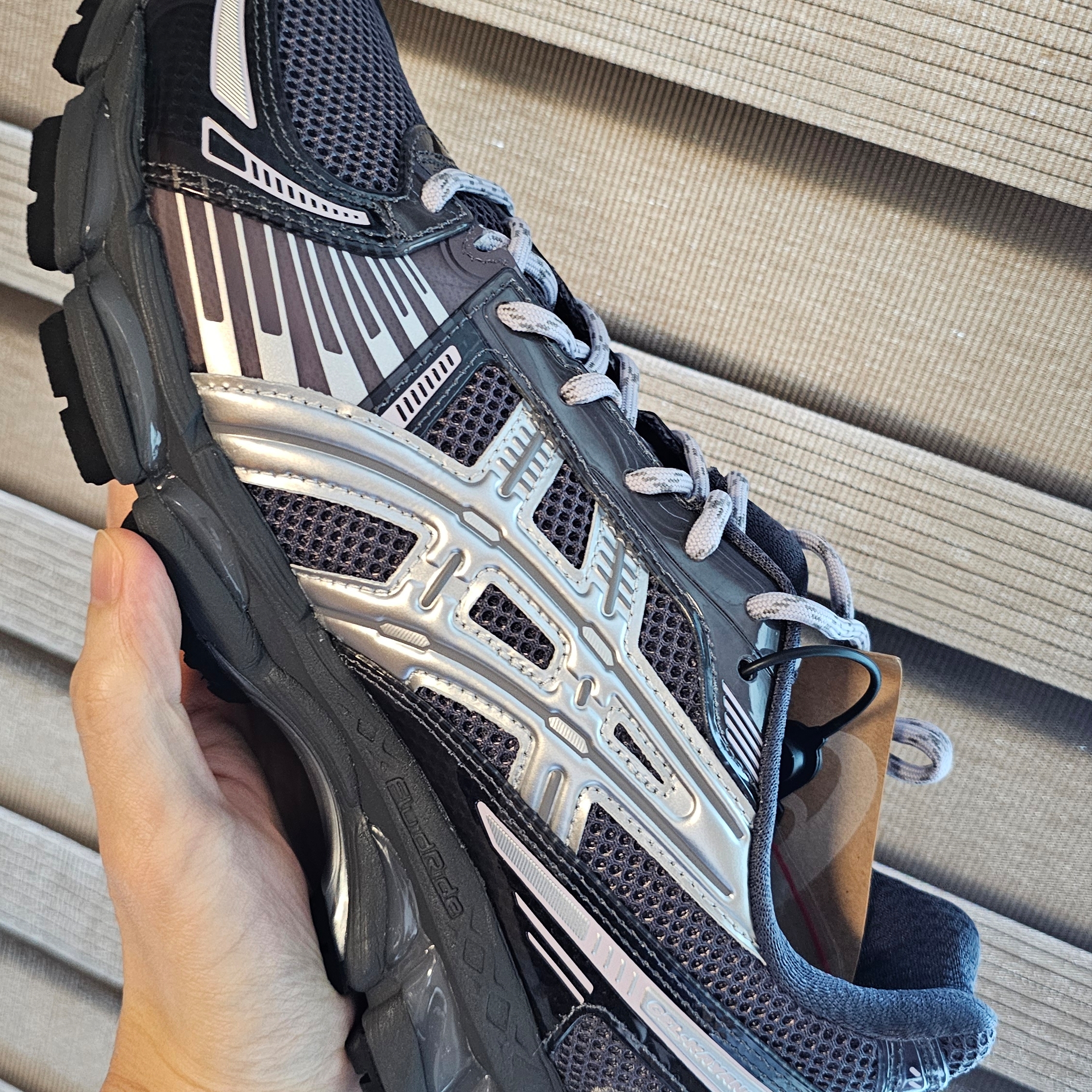 Asics x Kith Gel-Kayano 12.1 Tornado Pure Silver 착용 스타일
