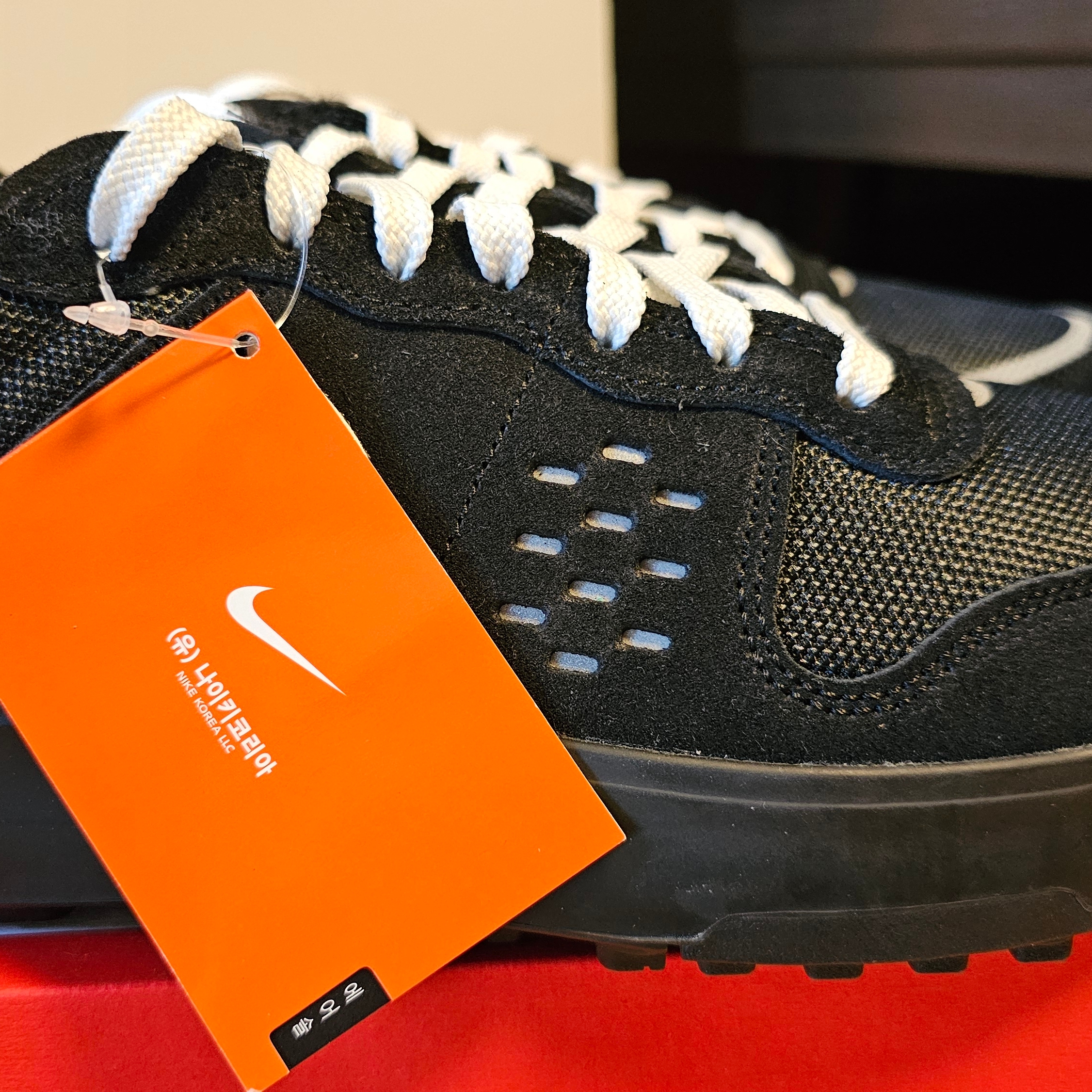 Nike C1TY Black Stadium Green 착용 스타일