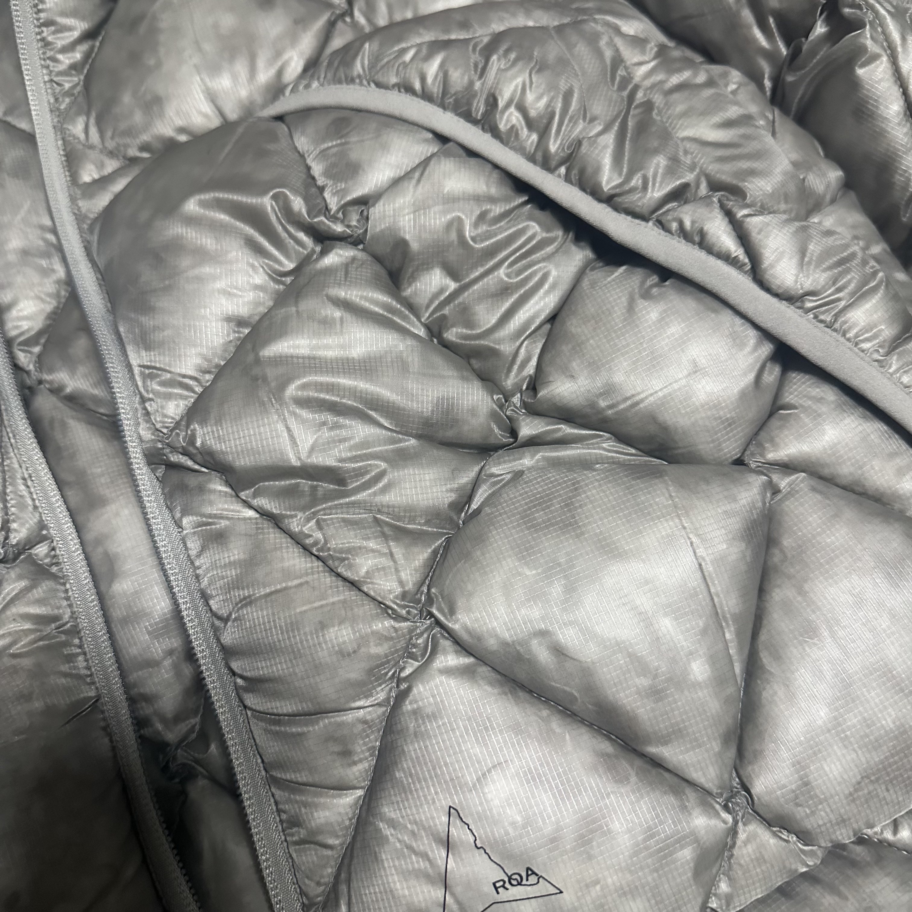 ROA Nuna 800 Fill Power Hooded Down Jacket Silver 착용 스타일 - 2