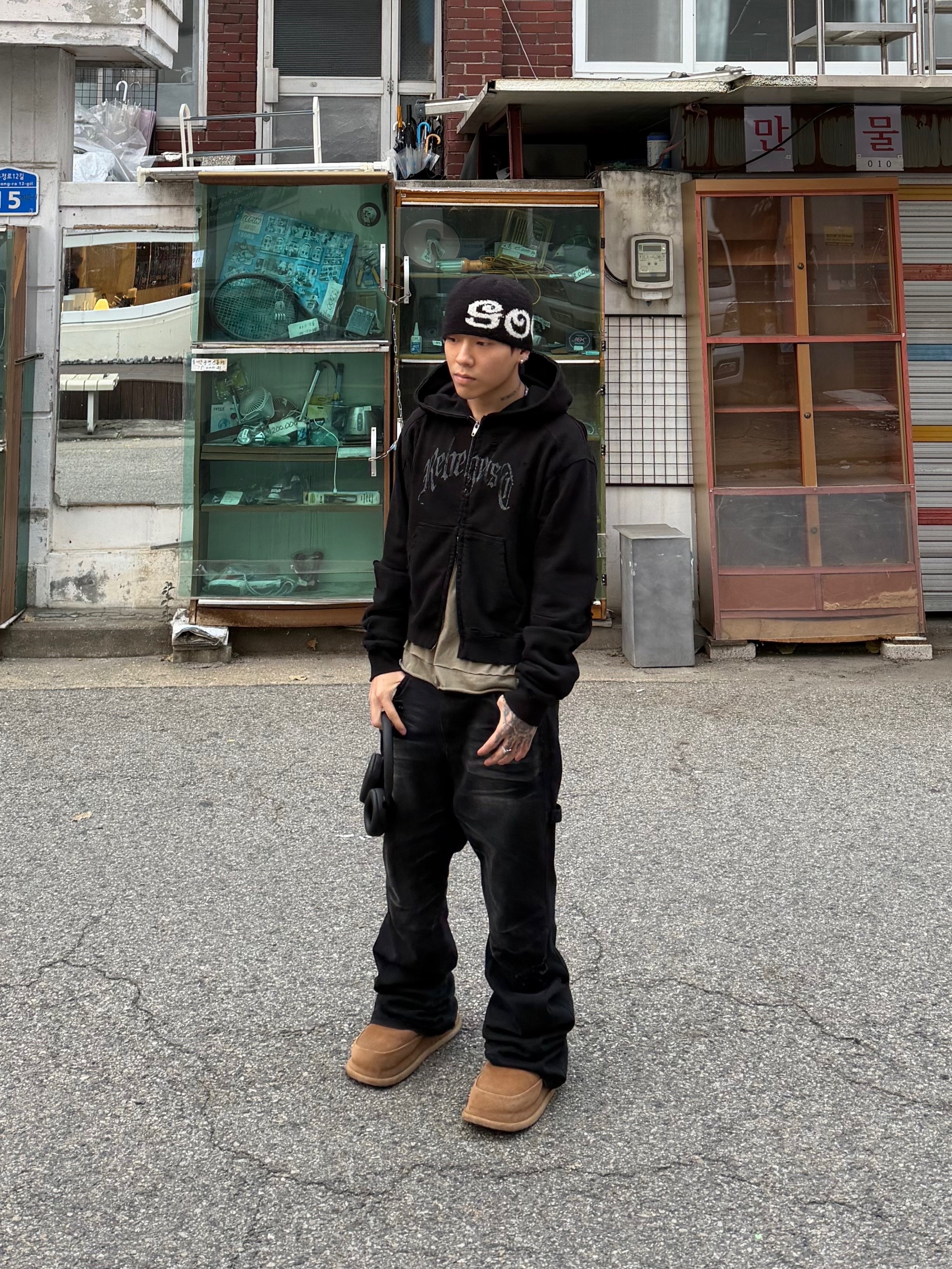 Sony WH-1000XM5 Black (Korean Ver.), Kinchi x Non Parking N Road Boots Brown 착용 스타일 - 5